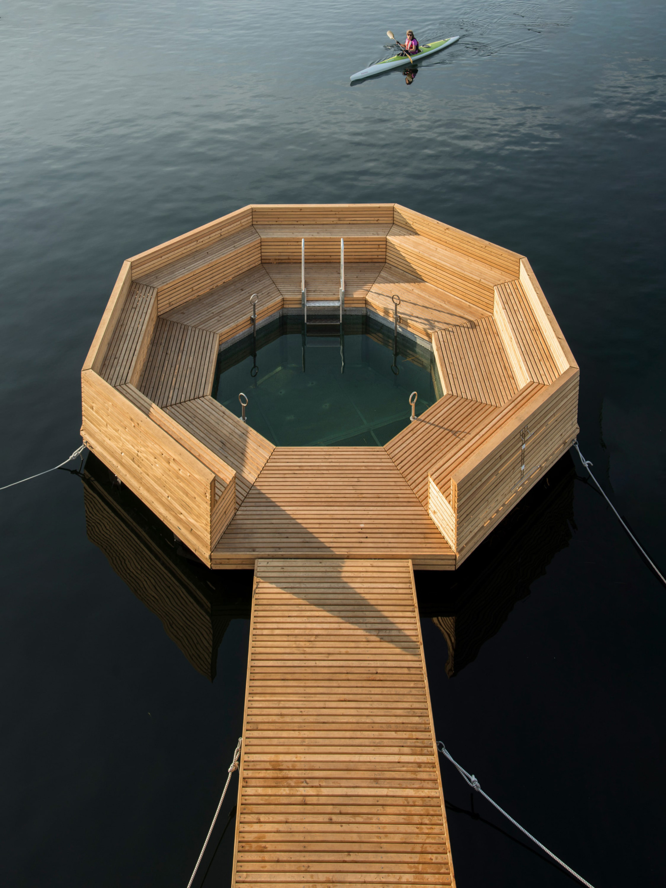 Dyppezone, A Floating Pool in the Copenhagen Harbor - Gessato