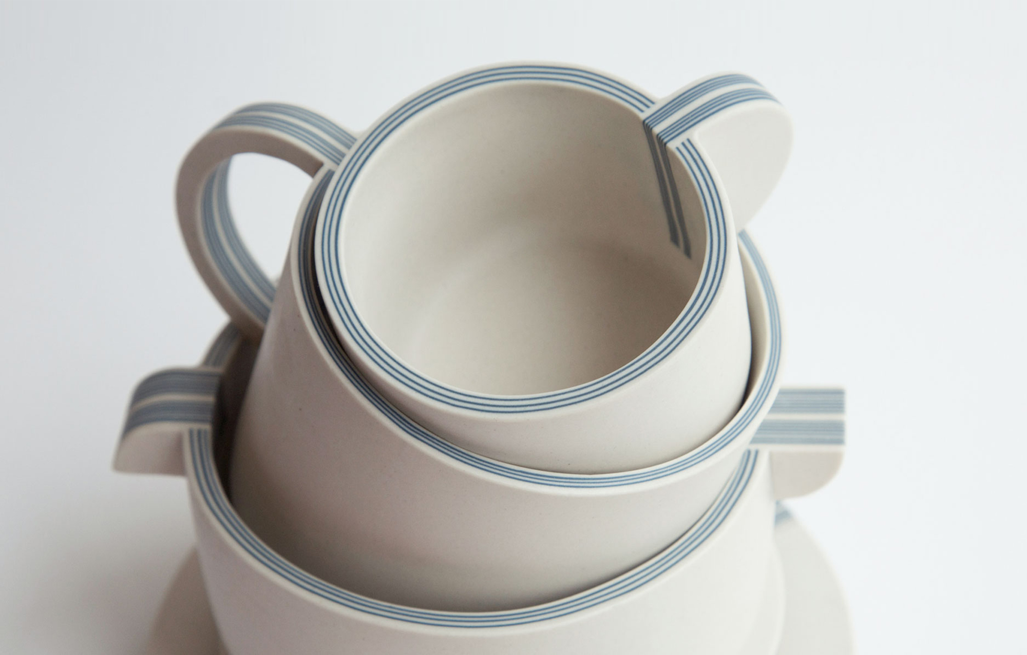 Ceramic Pottery vs Porcelain: Understanding the Differences and How to Care  for Them – mogutable