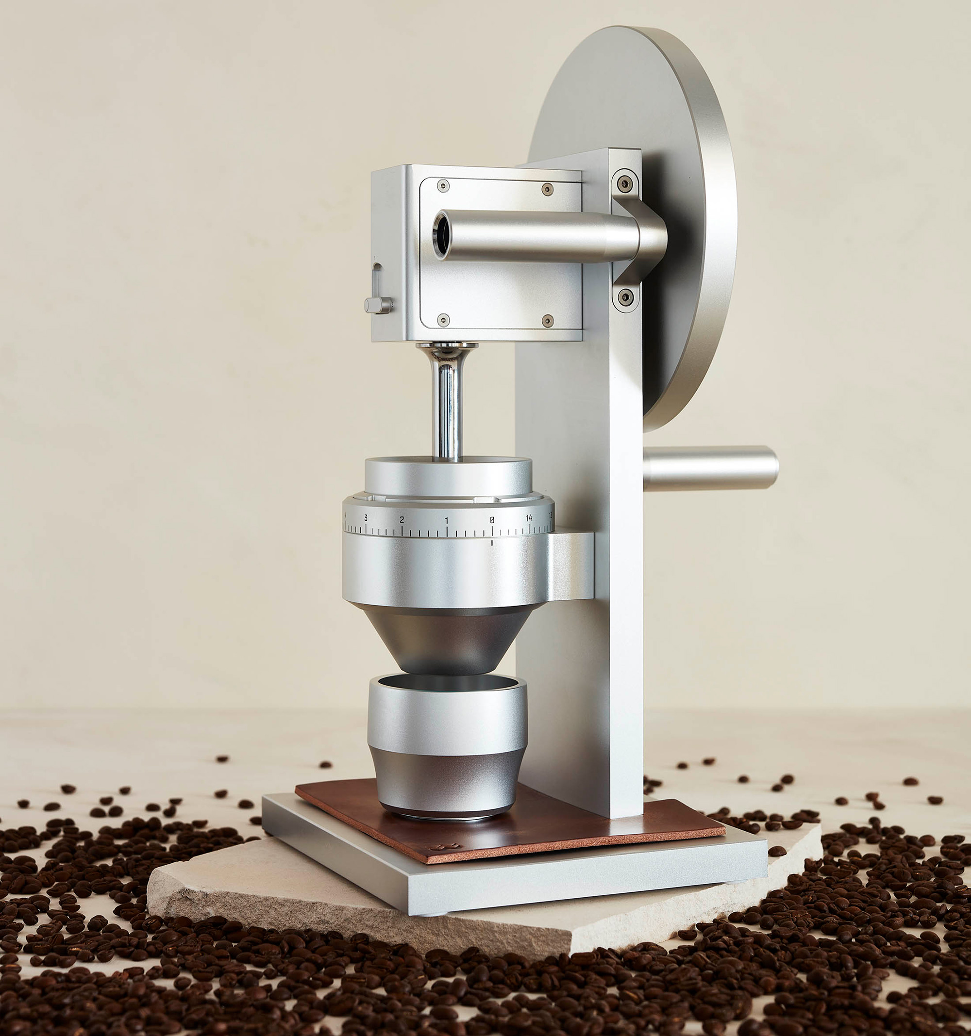 Vertical Large Manual Coffee Grinder 83 Mm Conical Coffee Grinder