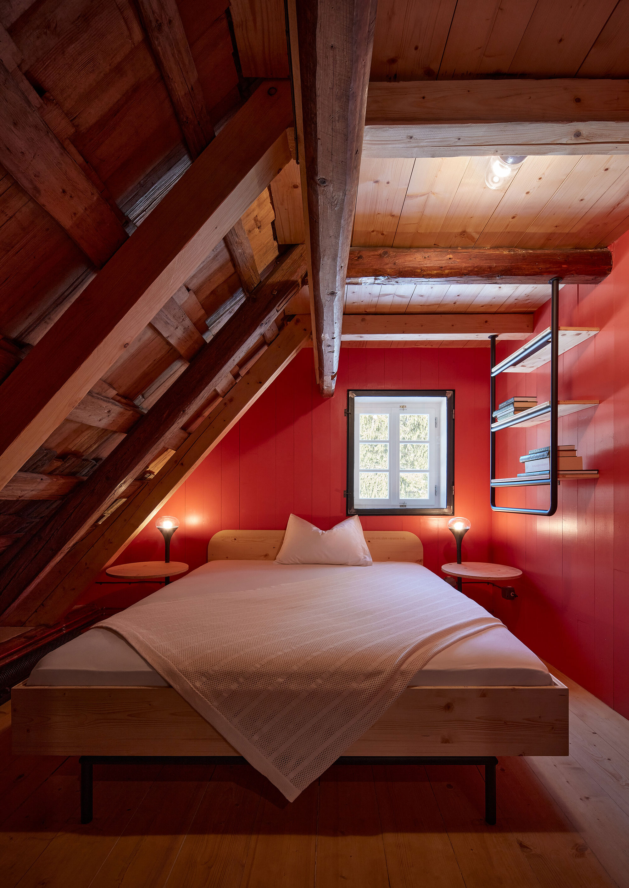 Red bedroom, rustic style