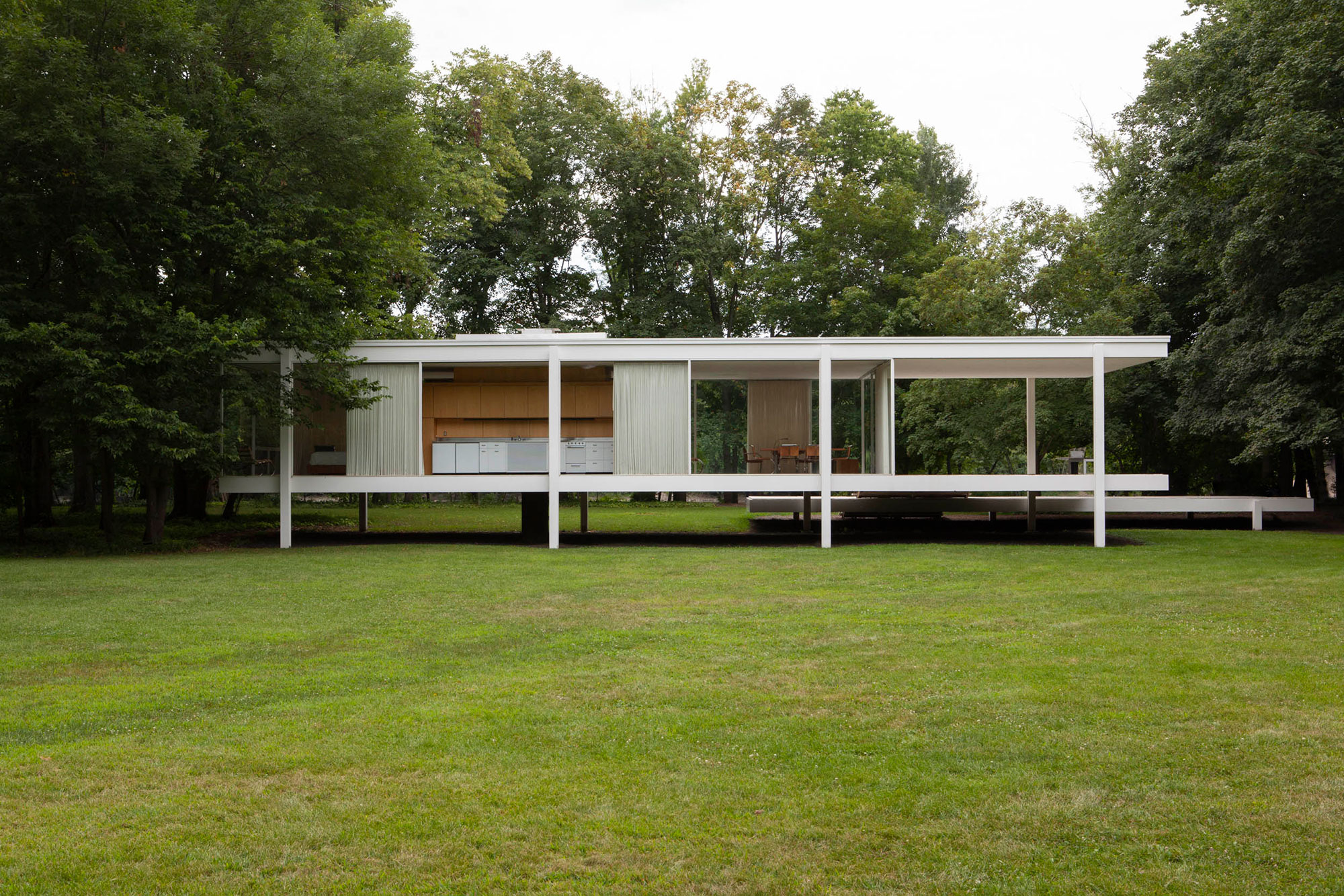 modern glass house, Farnsworth House