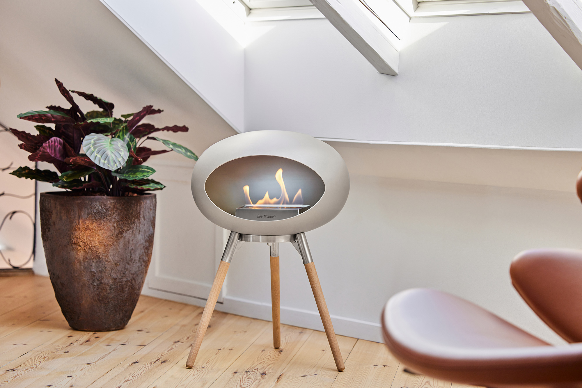 White portable fireplace