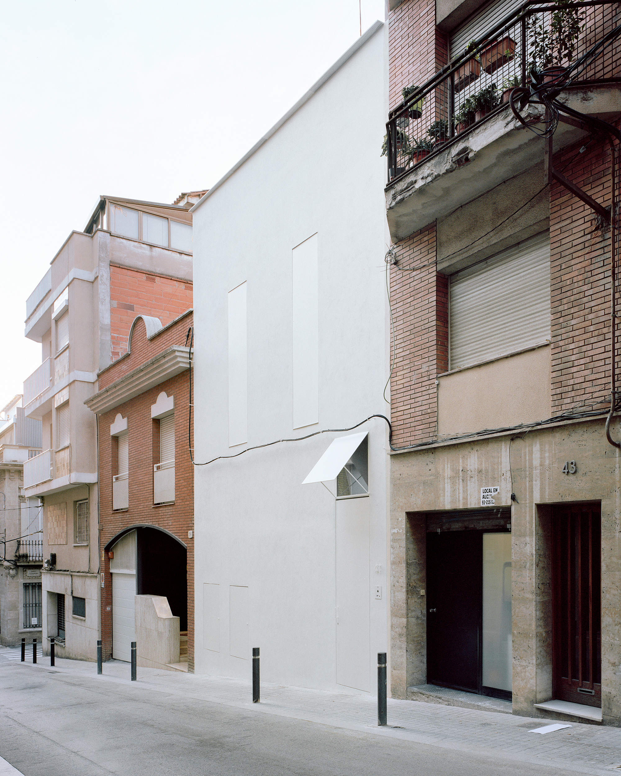 House with full white facade