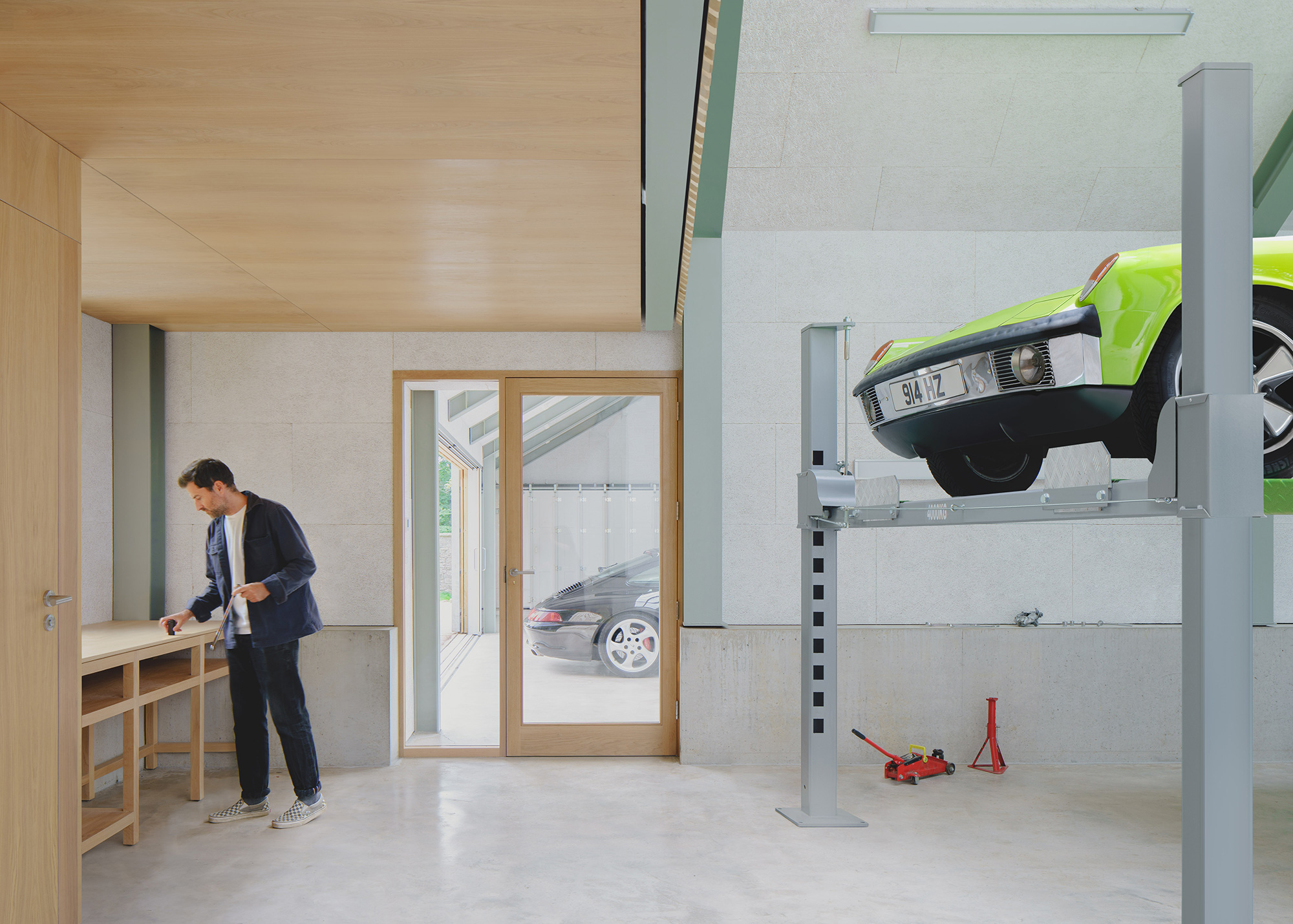 Autobarn, modern garage design