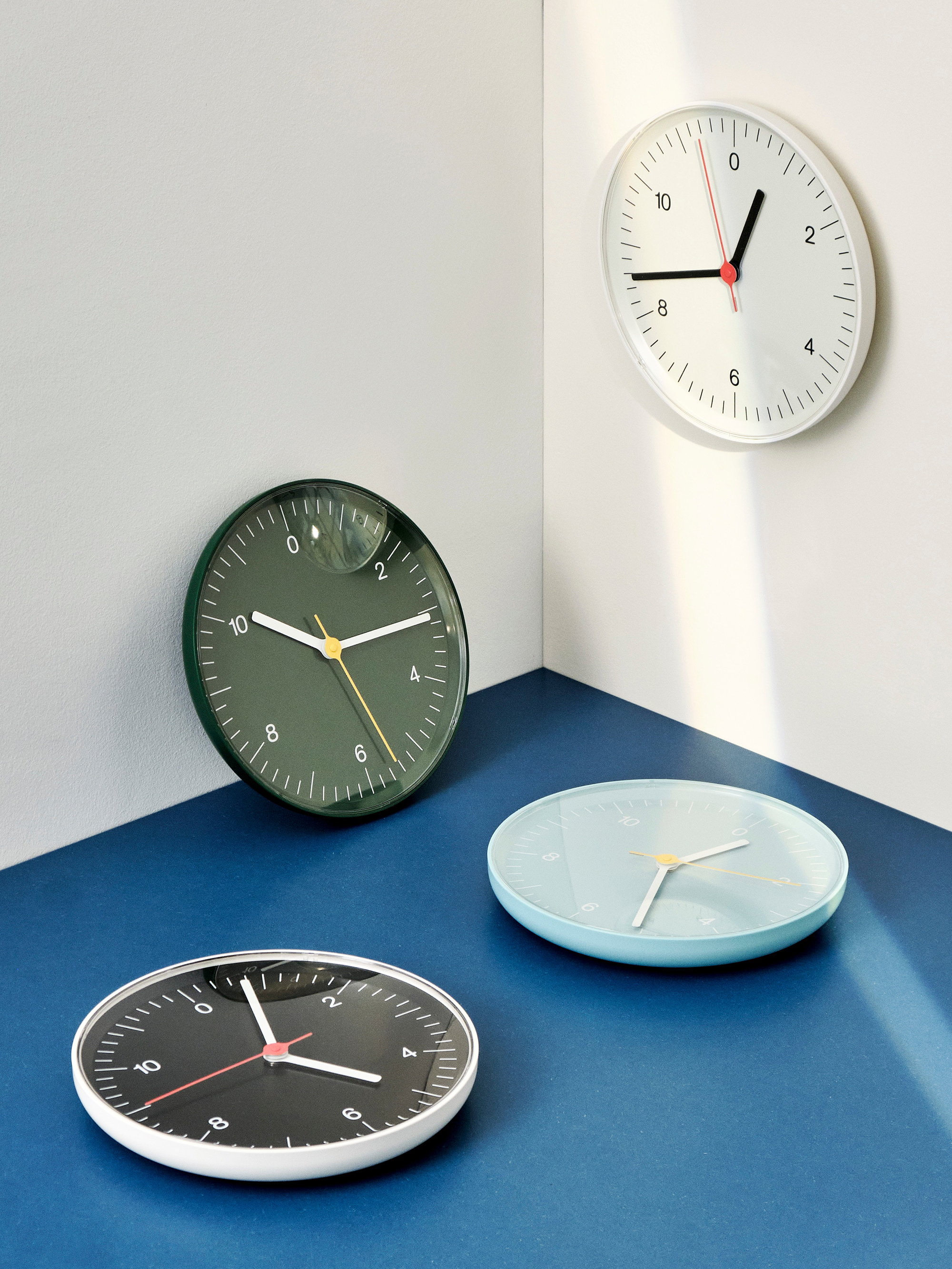 Hay wall clock design by Jasper Morrison