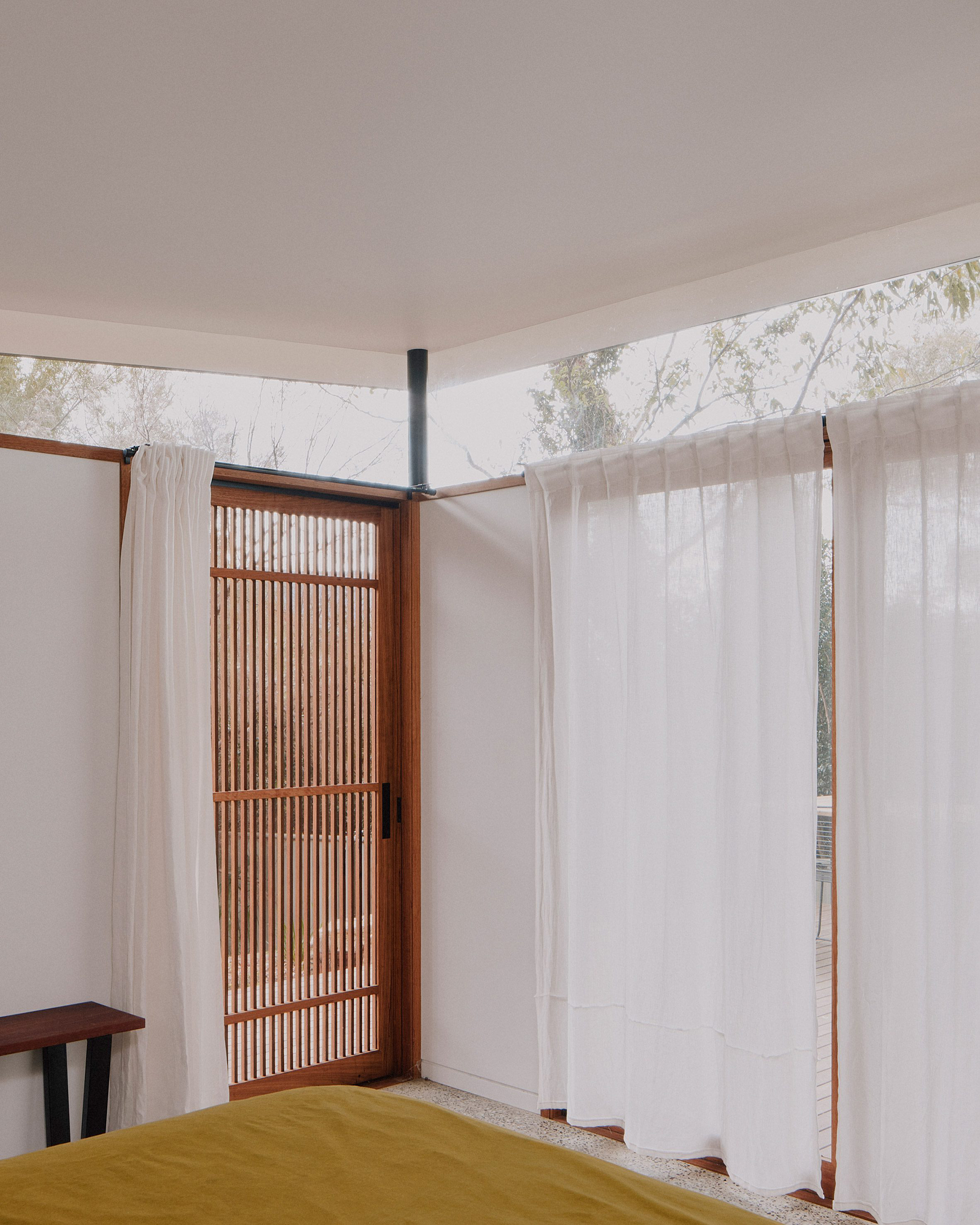Design Delight: The Perfect Backyard Guest House - Gessato