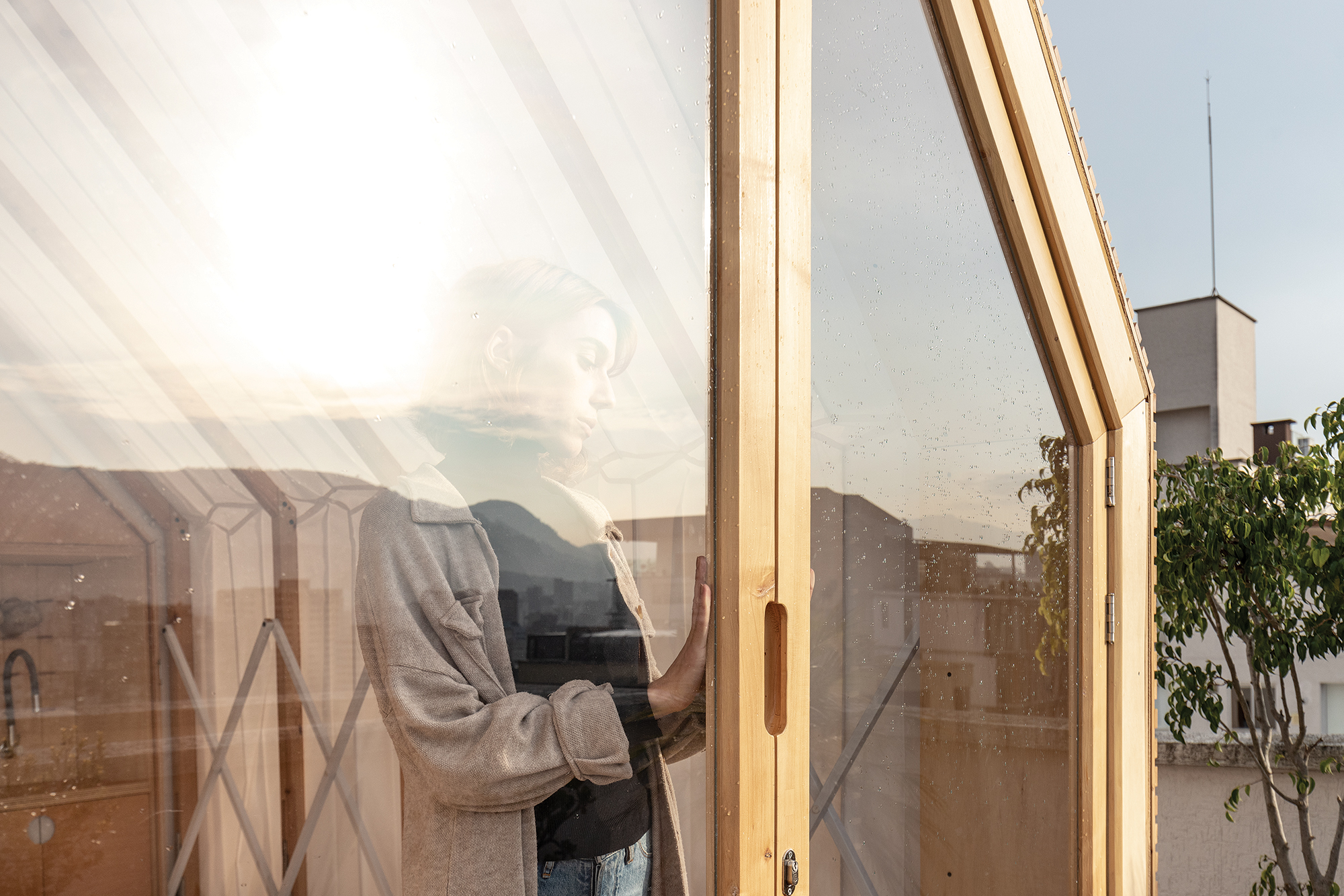 Unfolding Spaces: The Revolutionary IWI Folding Pod - Gessato