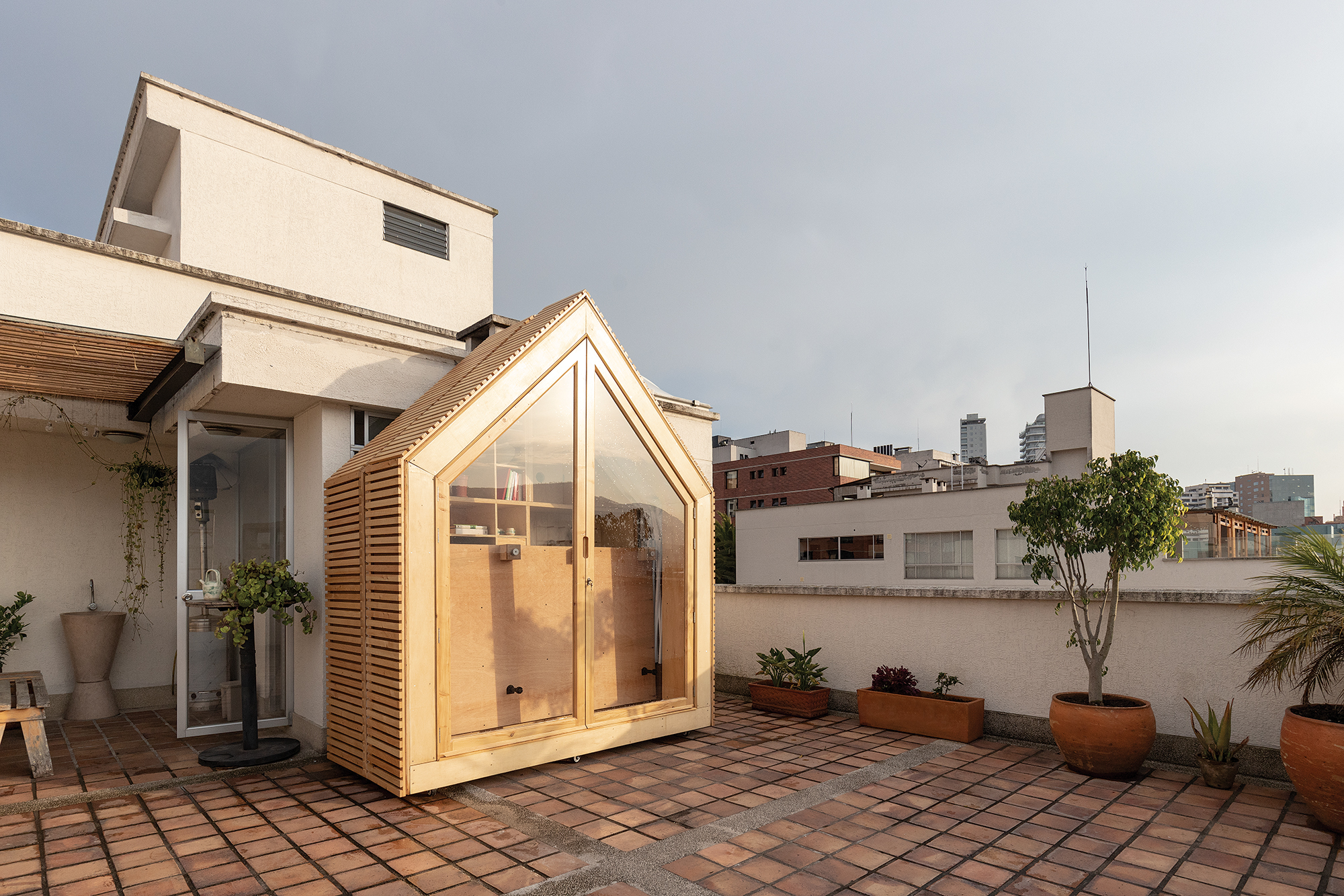 Unfolding Spaces: The Revolutionary IWI Folding Pod - Gessato