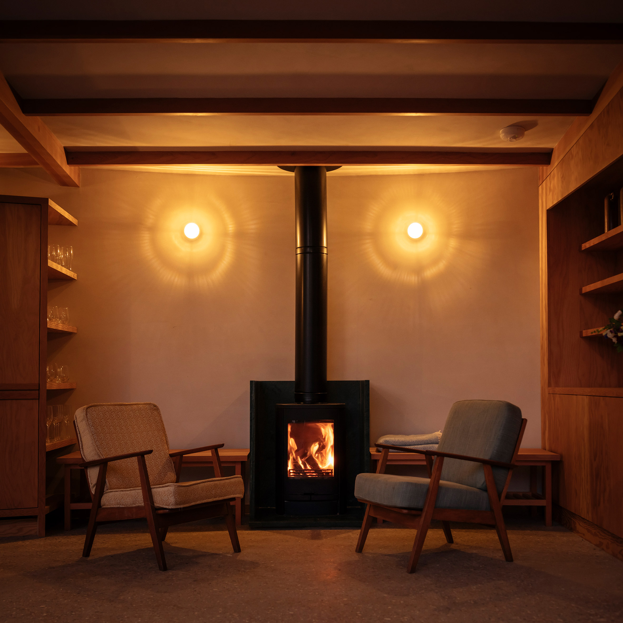 Heathside Poolhouse: A Tranquil Modernist Haven - Gessato