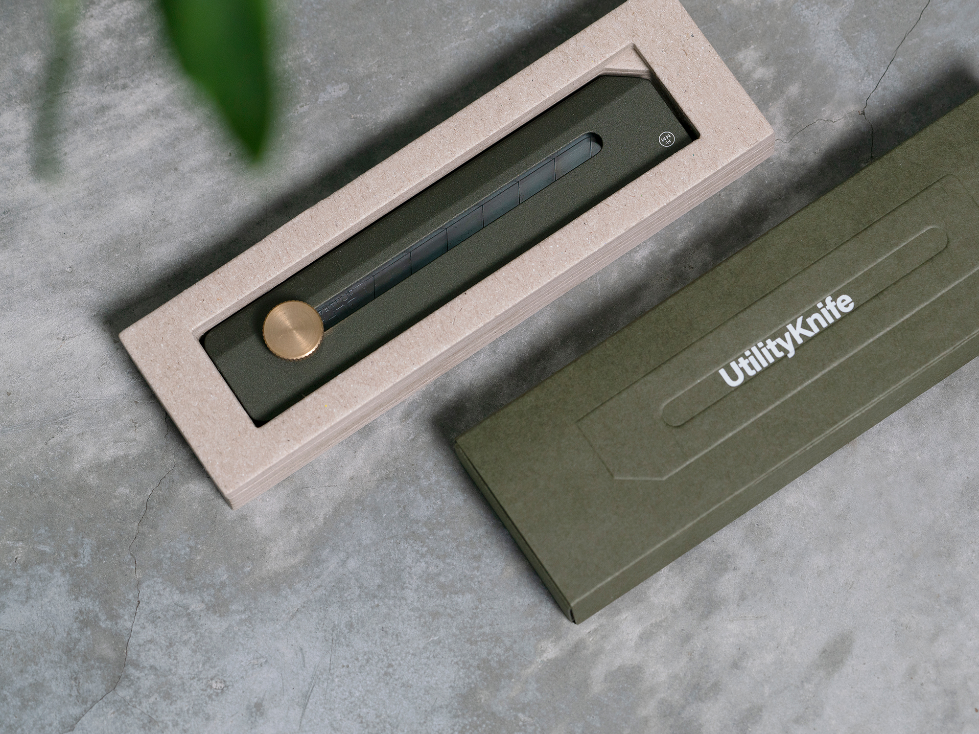 A Homage to the Human Craft: The HMM Utility Knife - Gessato A Homage to the Human Craft: The HMM Utility Knife - Gessato