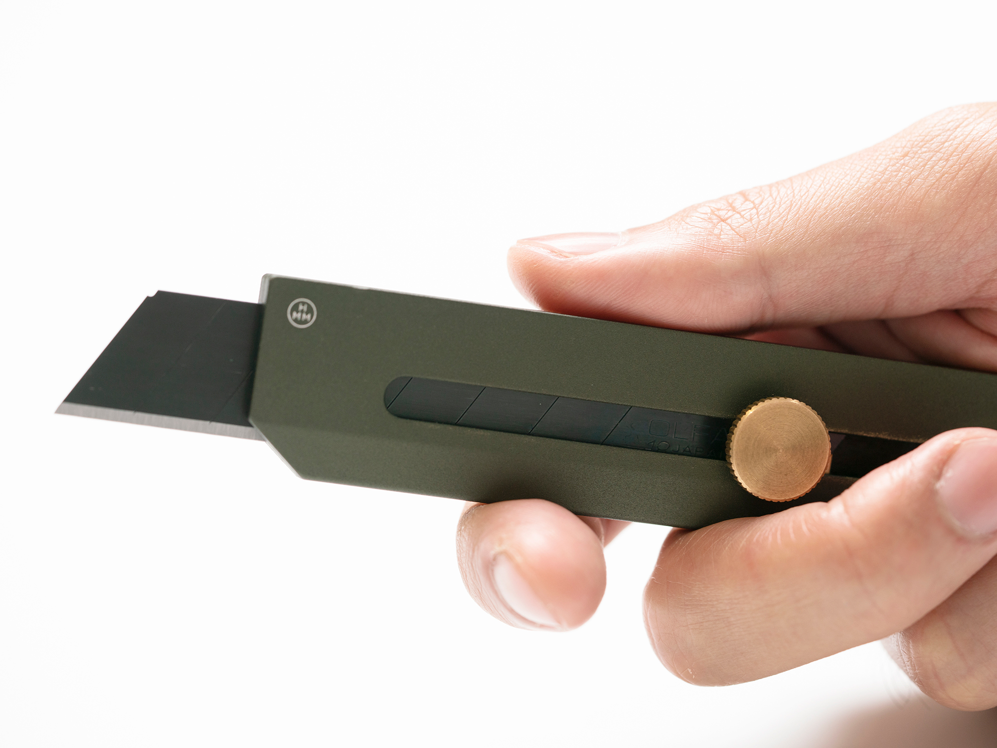 A Homage to the Human Craft: The HMM Utility Knife - Gessato A Homage to the Human Craft: The HMM Utility Knife - Gessato