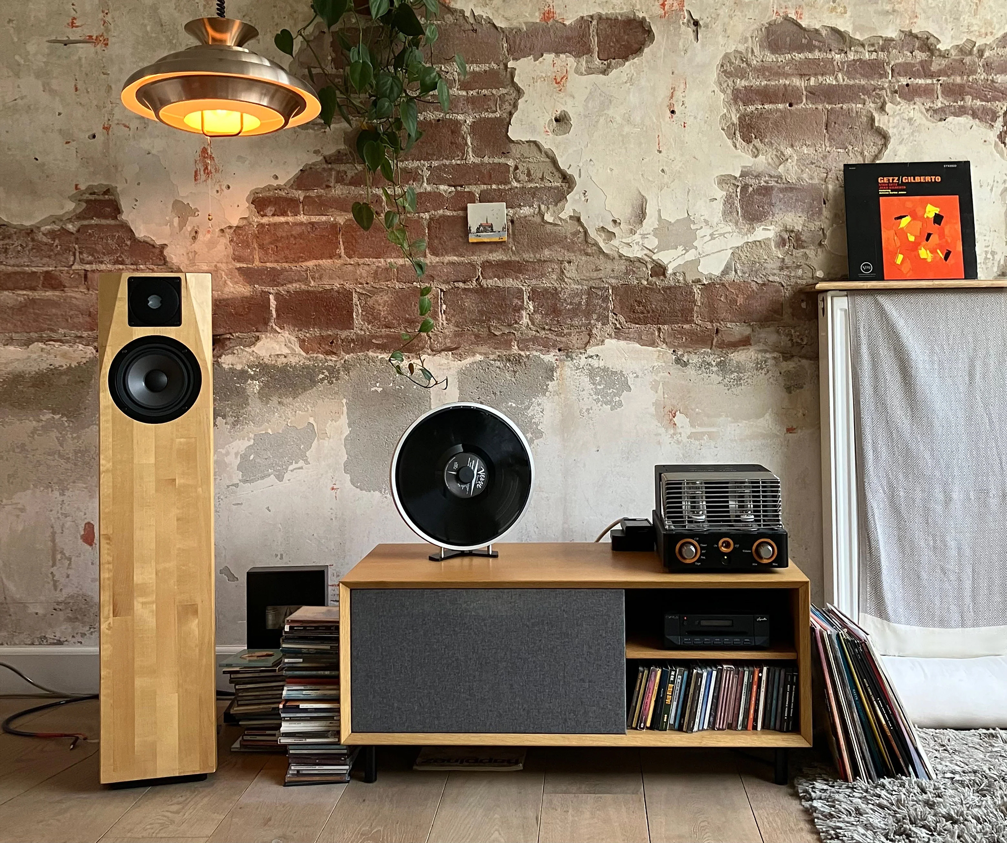 The Miniot Black Wheel Turntable - Gessato The Miniot Black Wheel Turntable - Gessato