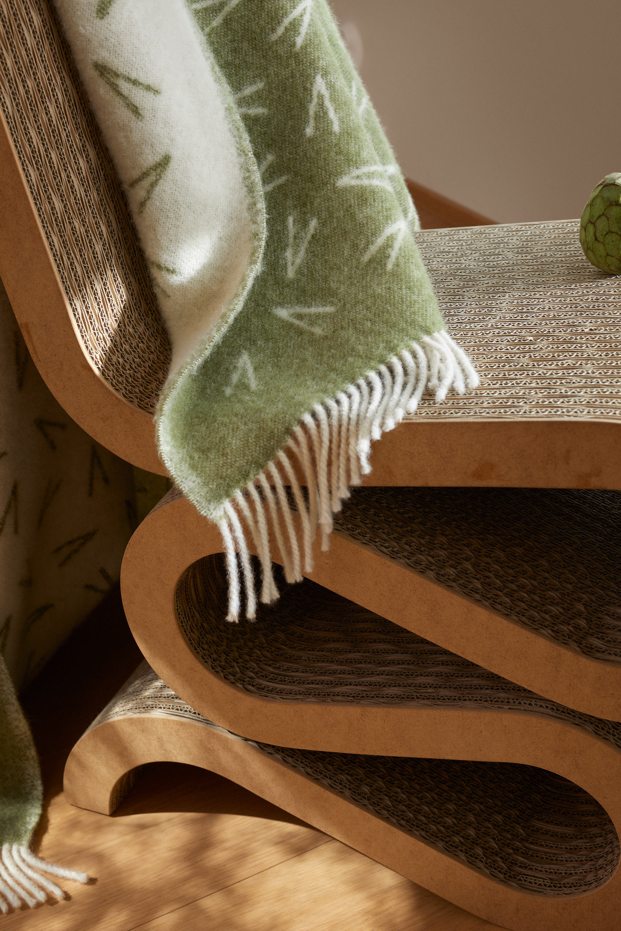 Pine Needles Blanket: An Ode to Nature and Sustainability - Gessato
