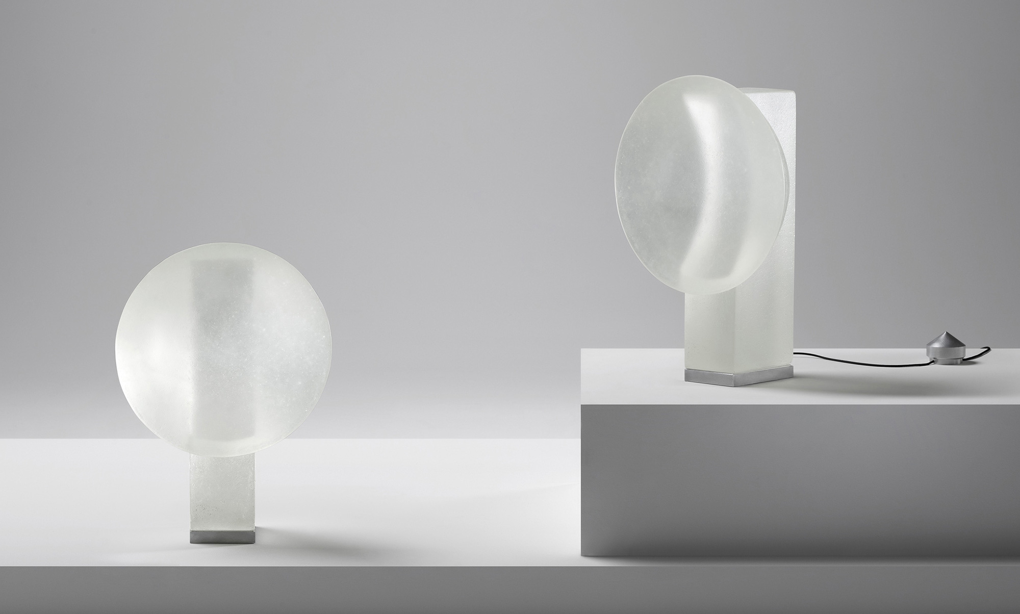 The Luminous Presence of the Artful Vestige Lamp - Gessato