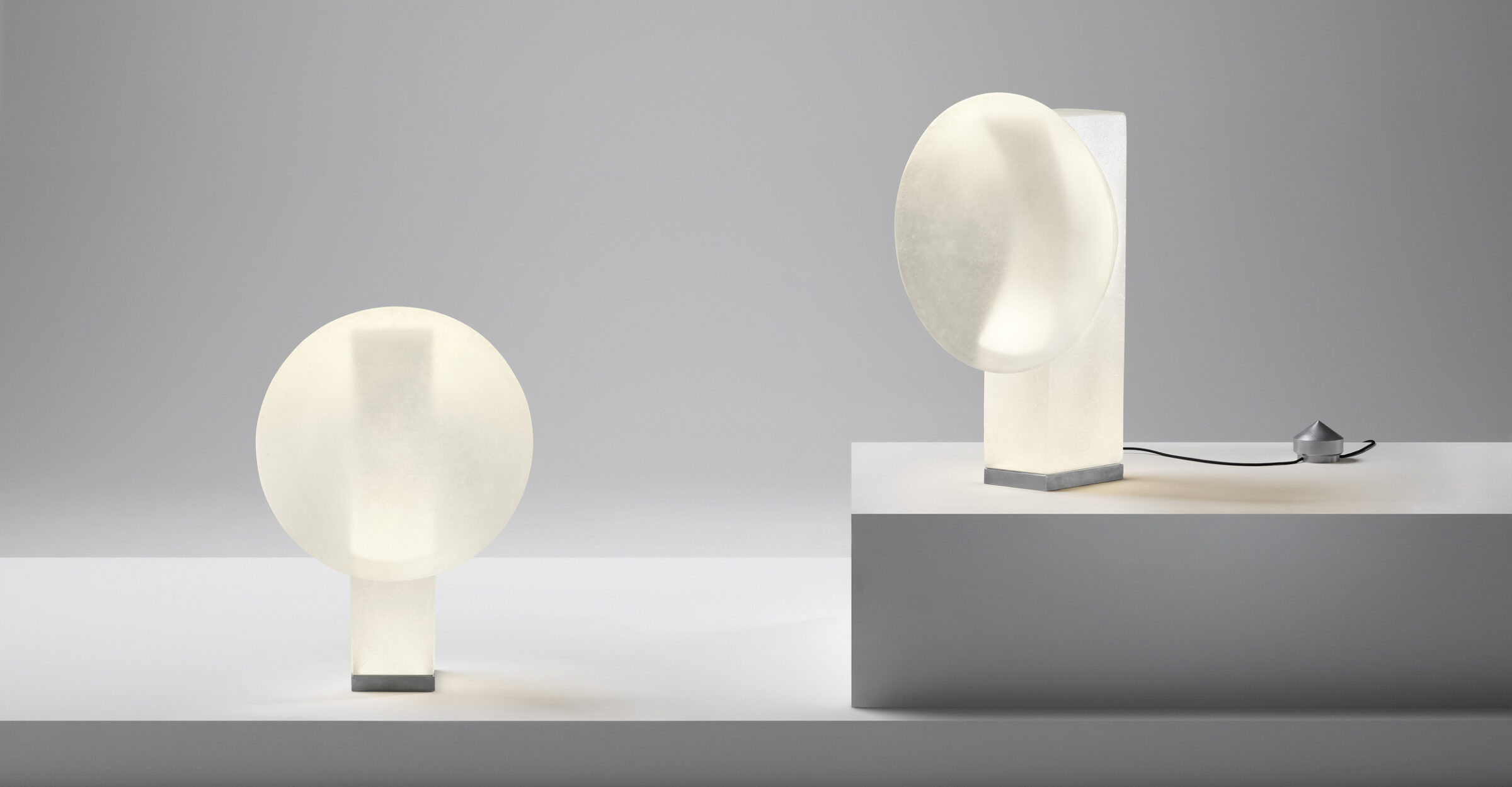 The Luminous Presence of the Artful Vestige Lamp - Gessato
