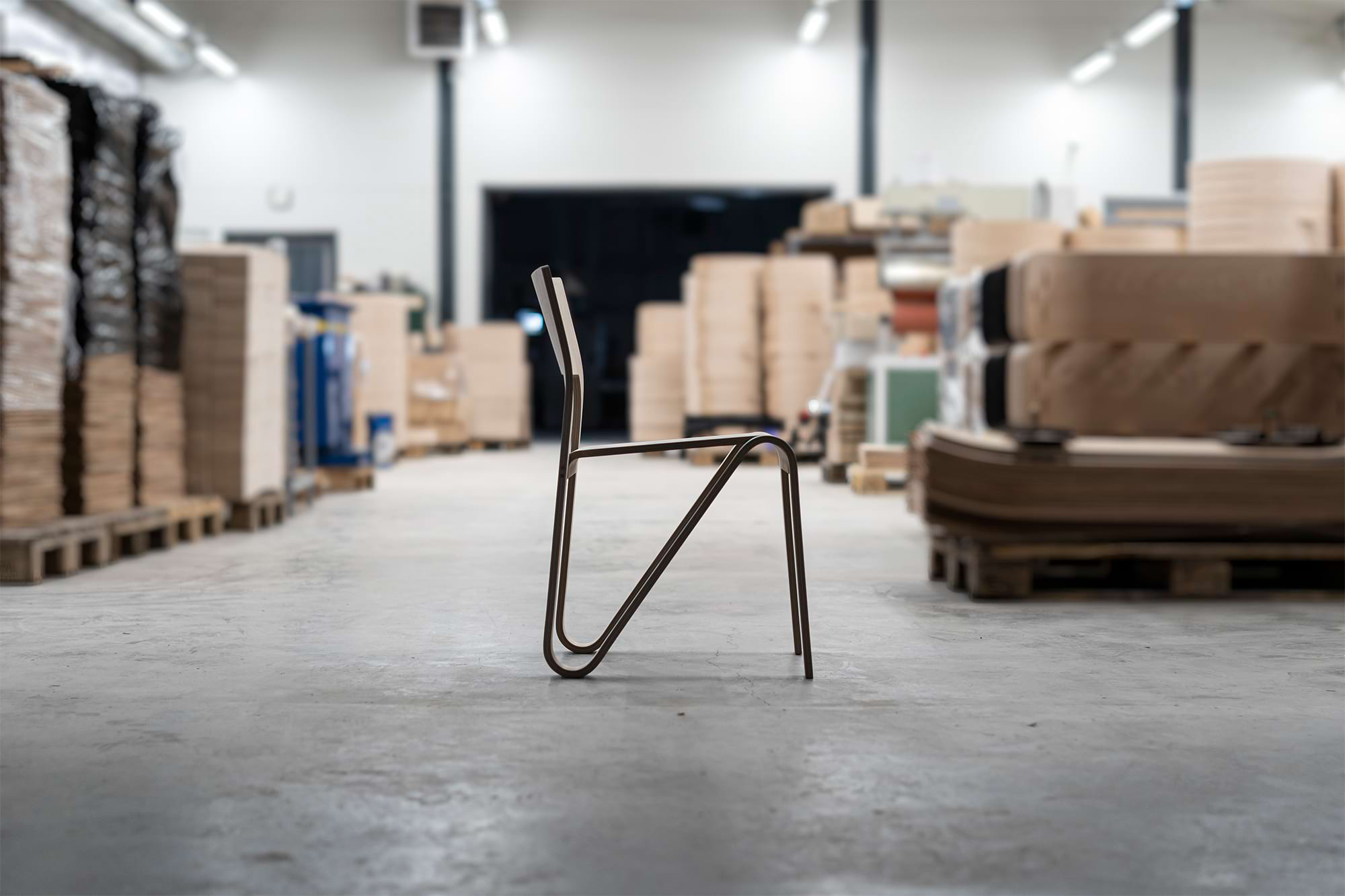 The Peel Chair by Blond Studio - Gessato