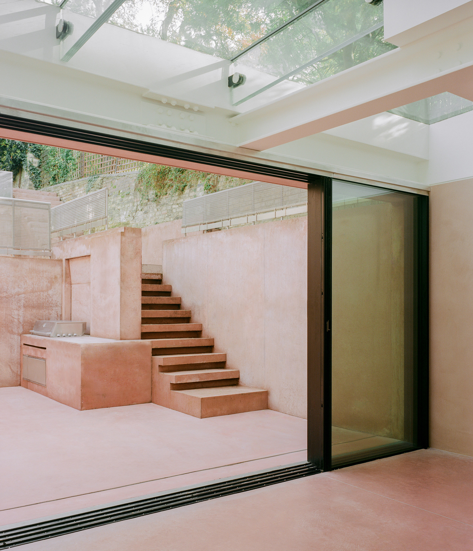 The Pigment House: A Resurrection in Rosy Hues - Gessato The Pigment House: A Resurrection in Rosy Hues - Gessato