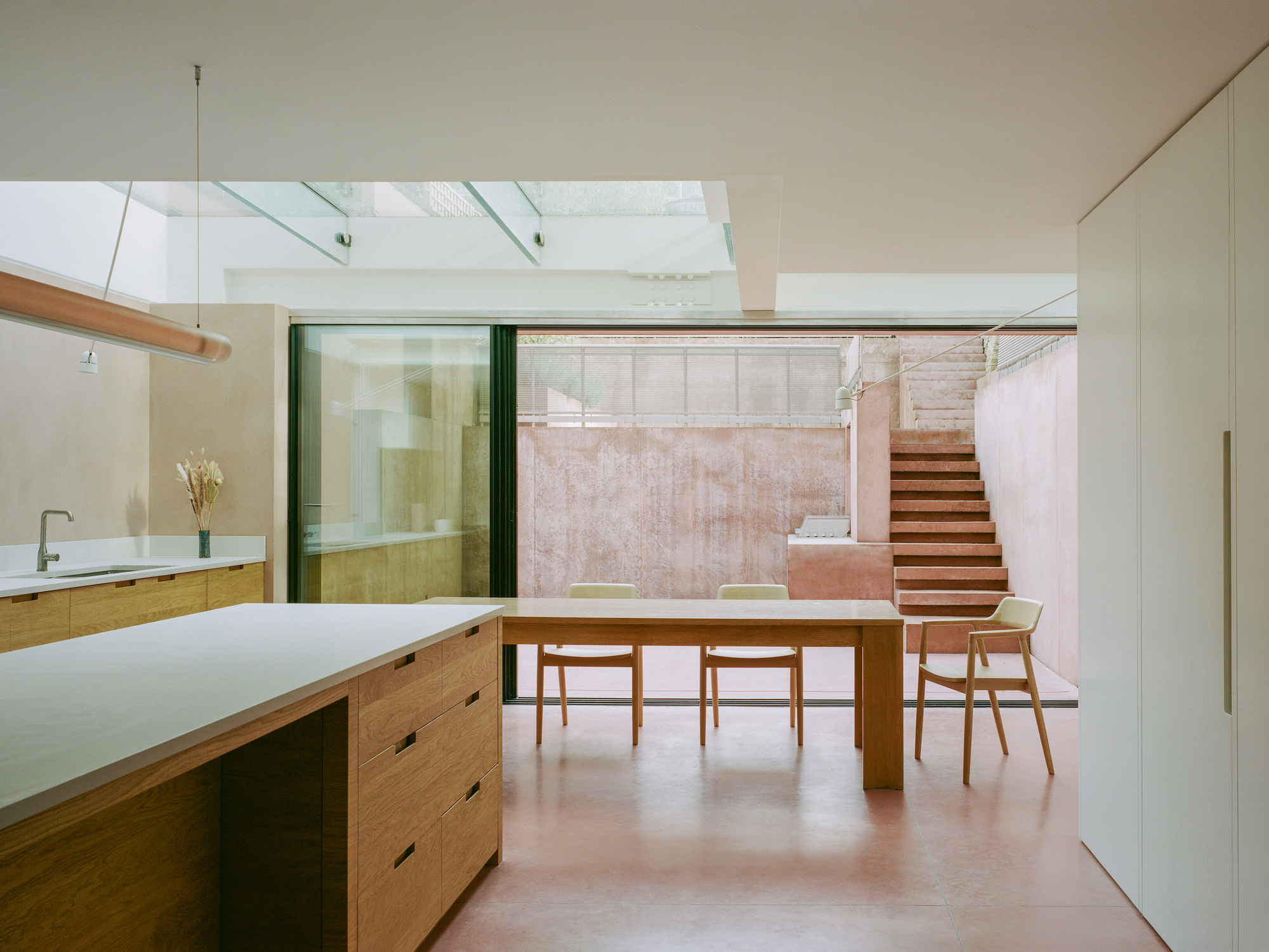 The Pigment House: A Resurrection in Rosy Hues - Gessato The Pigment House: A Resurrection in Rosy Hues - Gessato