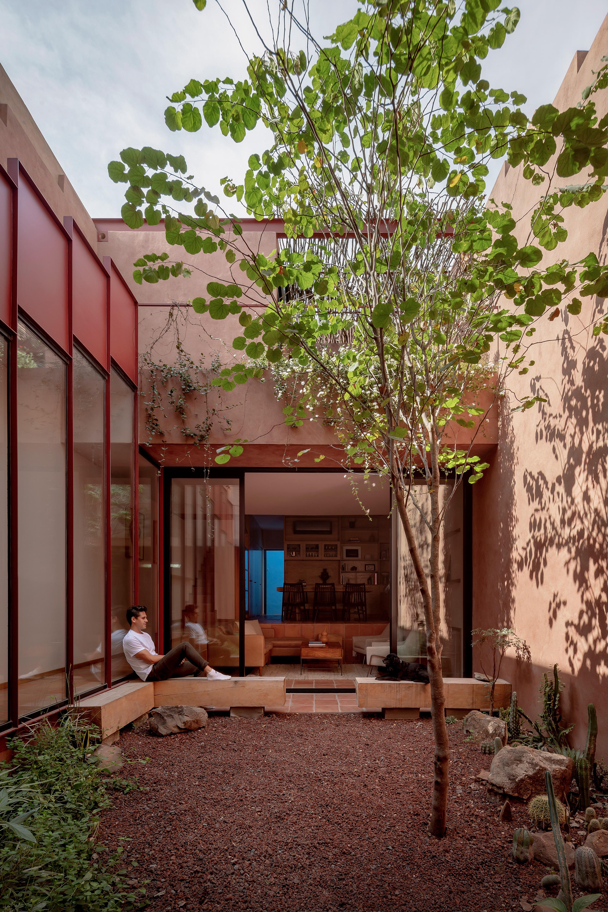 Casa Ederlezi, A Warm Family Home in Mexico - Gessato