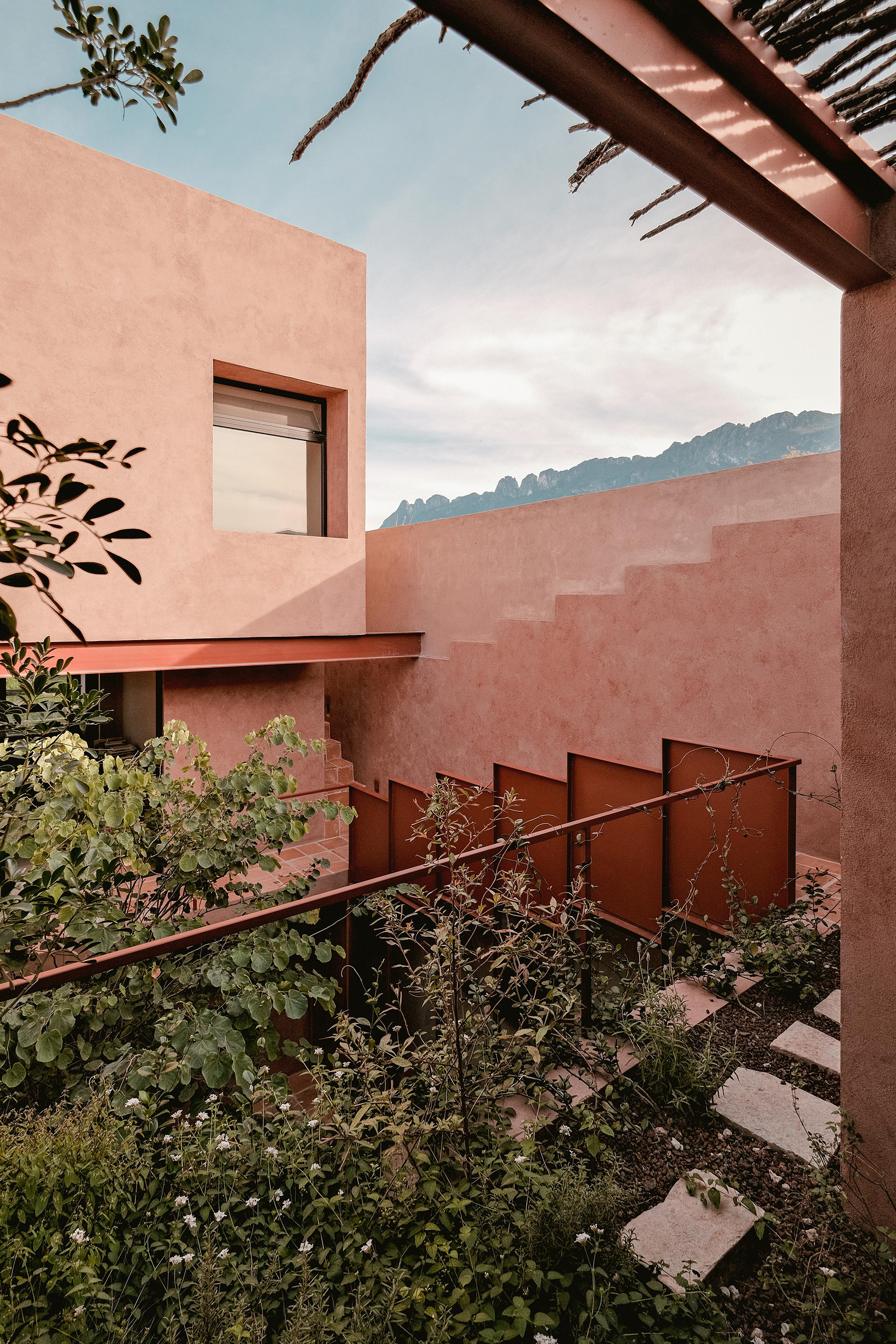 Casa Ederlezi, A Warm Family Home in Mexico - Gessato