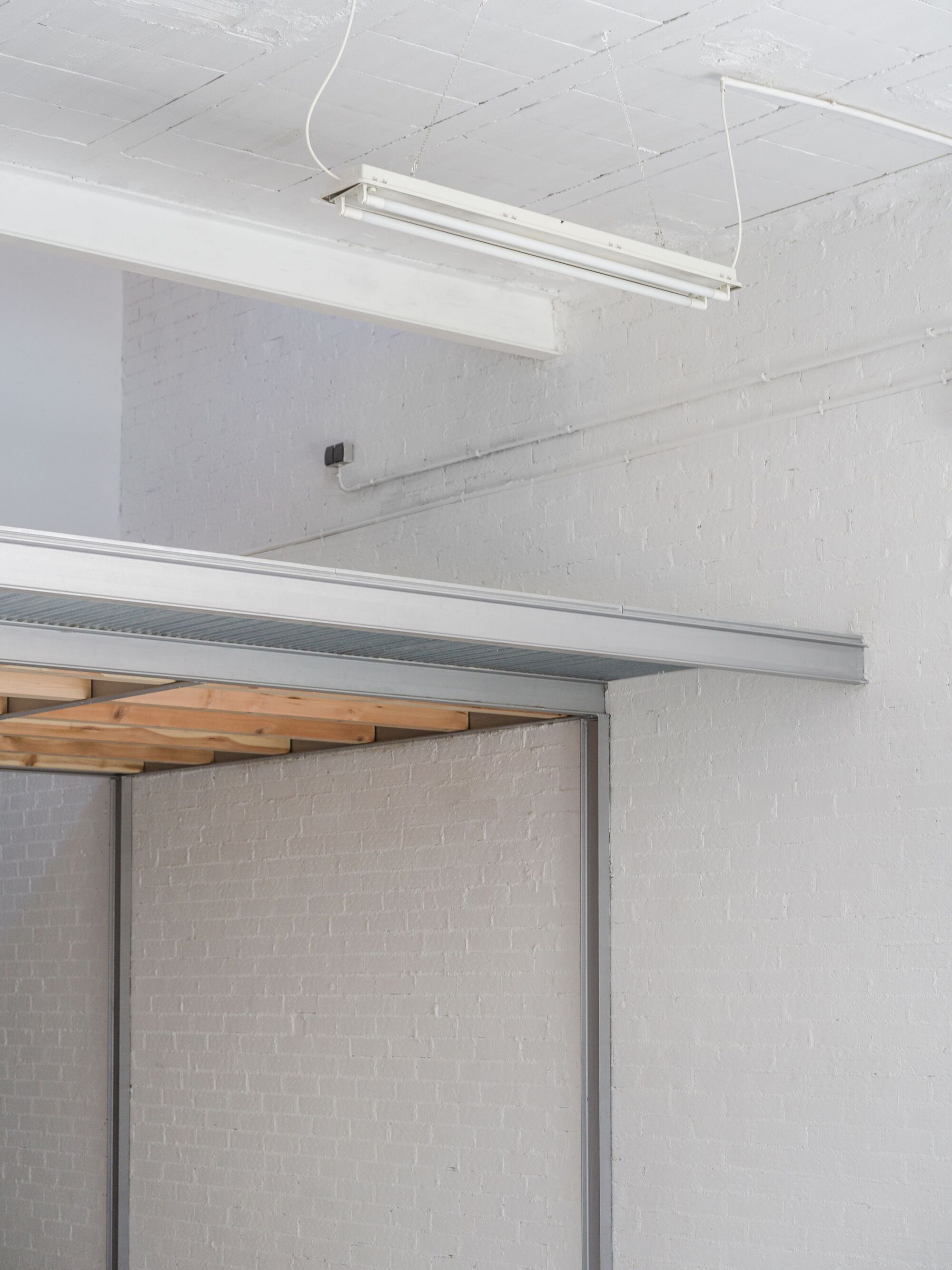 La Calor, A Minimalist Screen Printing Studio in Madrid - Gessato La Calor, A Minimalist Screen Printing Studio in Madrid - Gessato