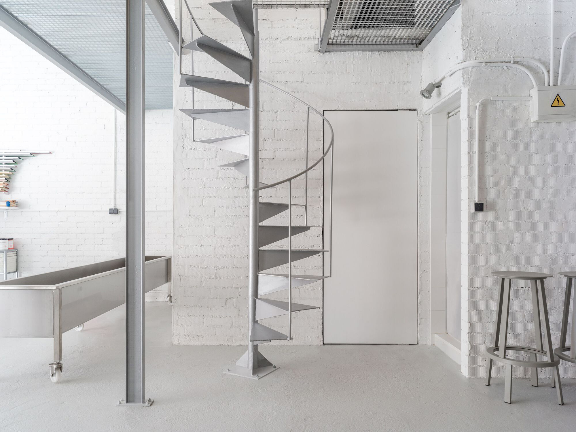 La Calor, A Minimalist Screen Printing Studio in Madrid - Gessato La Calor, A Minimalist Screen Printing Studio in Madrid - Gessato