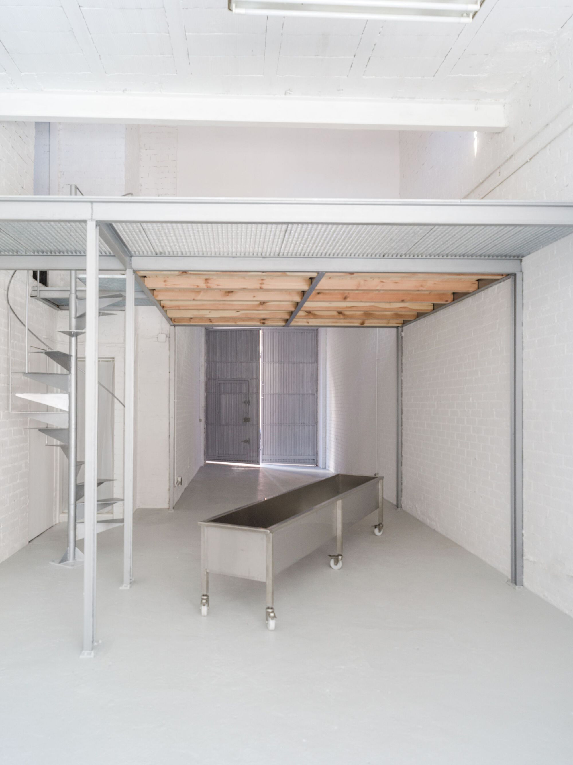 La Calor, A Minimalist Screen Printing Studio in Madrid - Gessato La Calor, A Minimalist Screen Printing Studio in Madrid - Gessato
