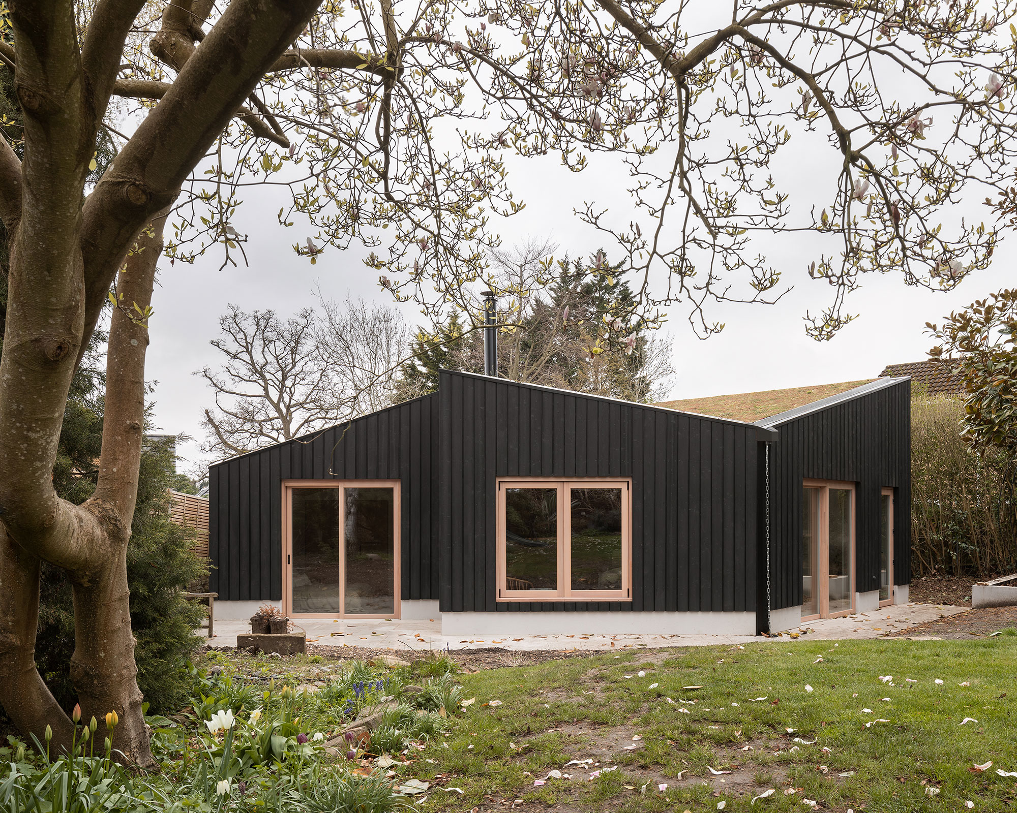 Butterfly House by Oliver Leech Architects - Gessato Butterfly House by Oliver Leech Architects - Gessato