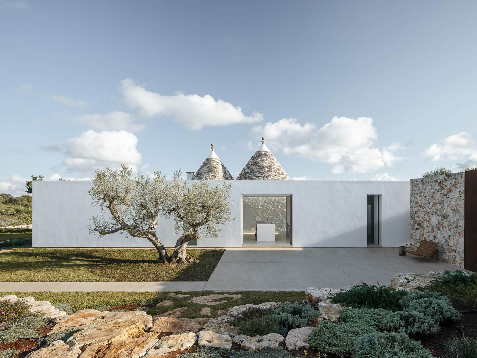 Casa Aco, A Balance Between Rustic and Modern - Gessato
