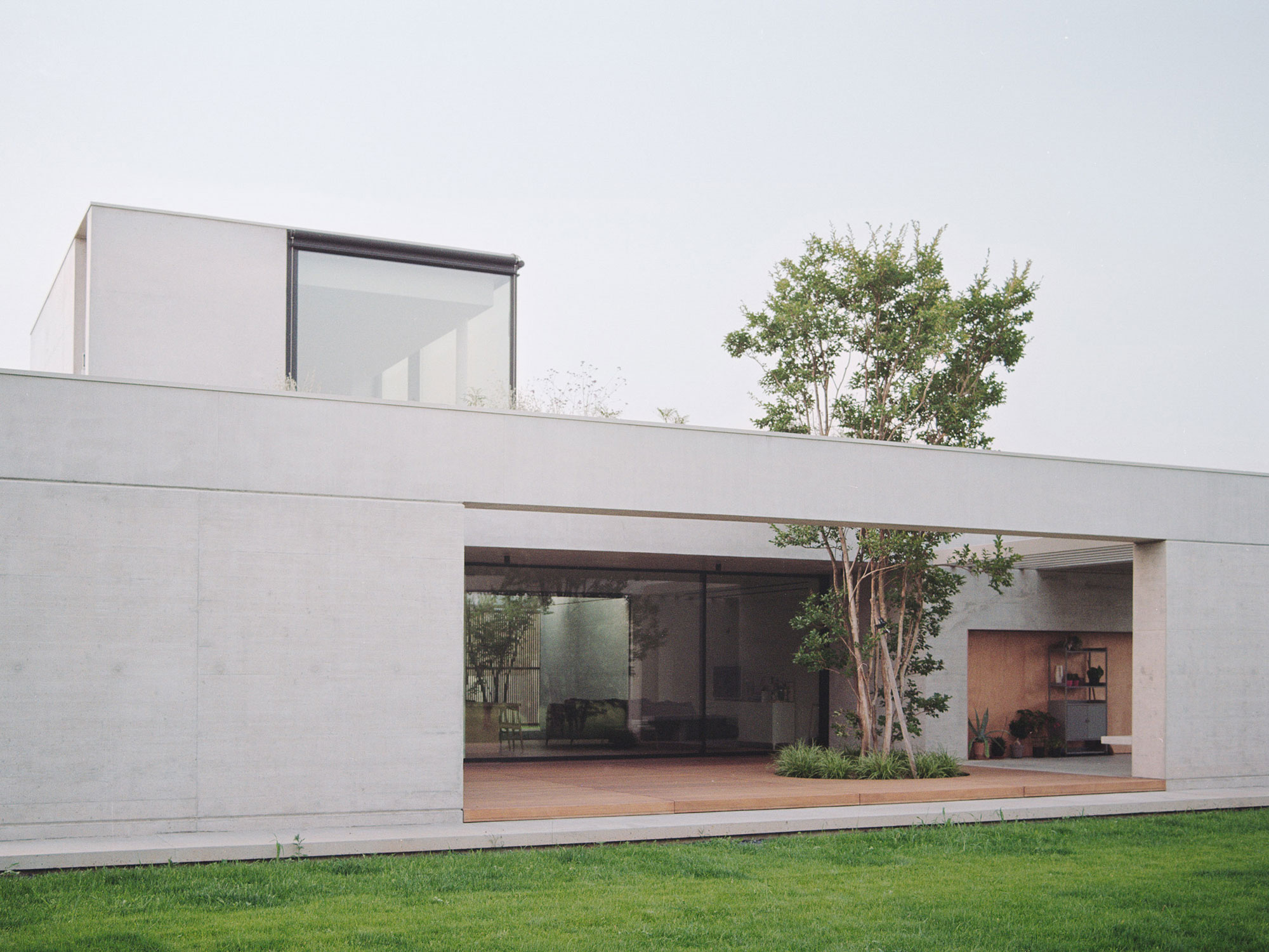 House NF by Didonè Comacchio Architects - Gessato