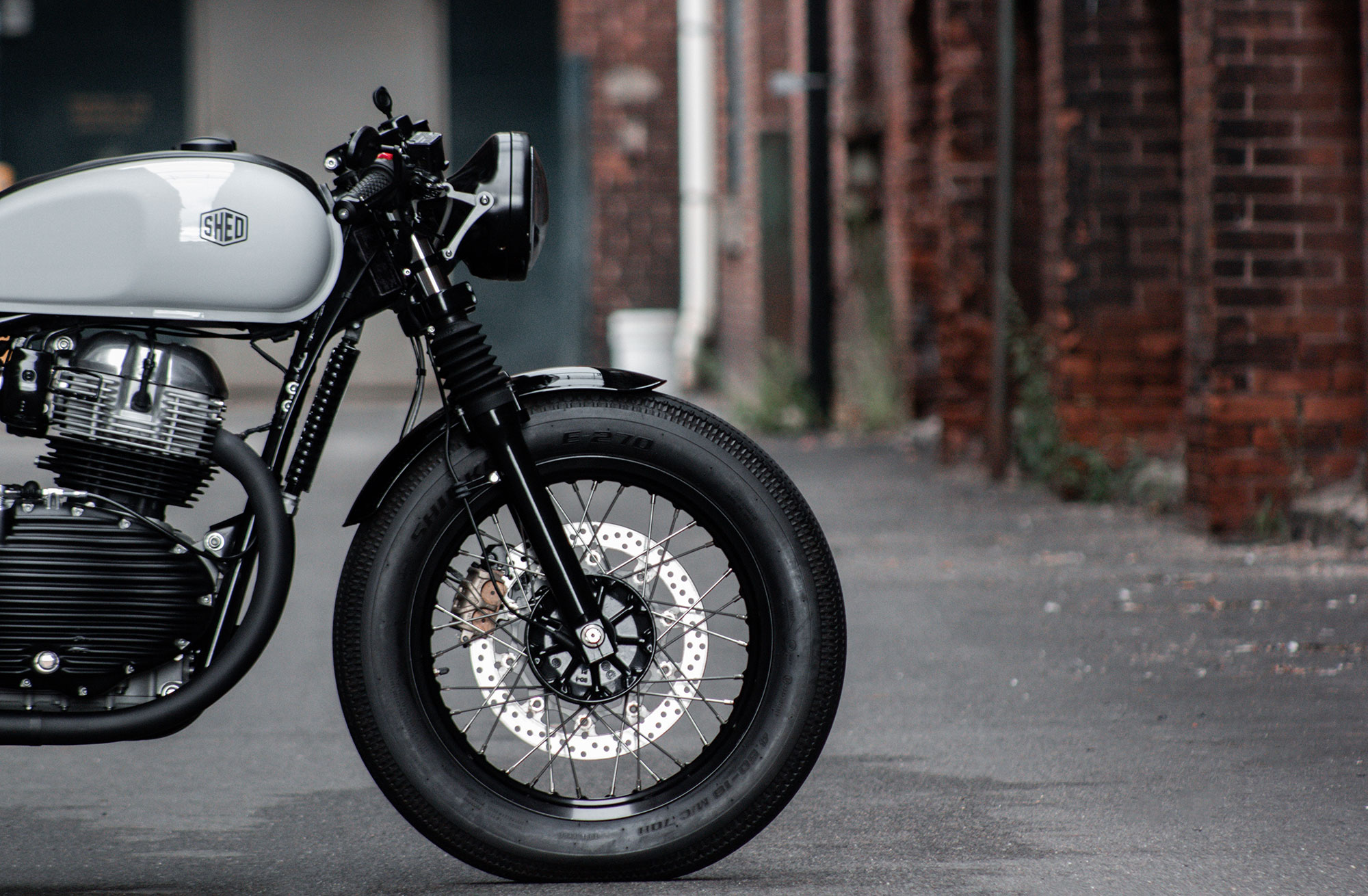 Imperfecta: The Cafe Racer Redefining Motorcycle Aesthetics - Gessato Imperfecta: The Cafe Racer Redefining Motorcycle Aesthetics - Gessato