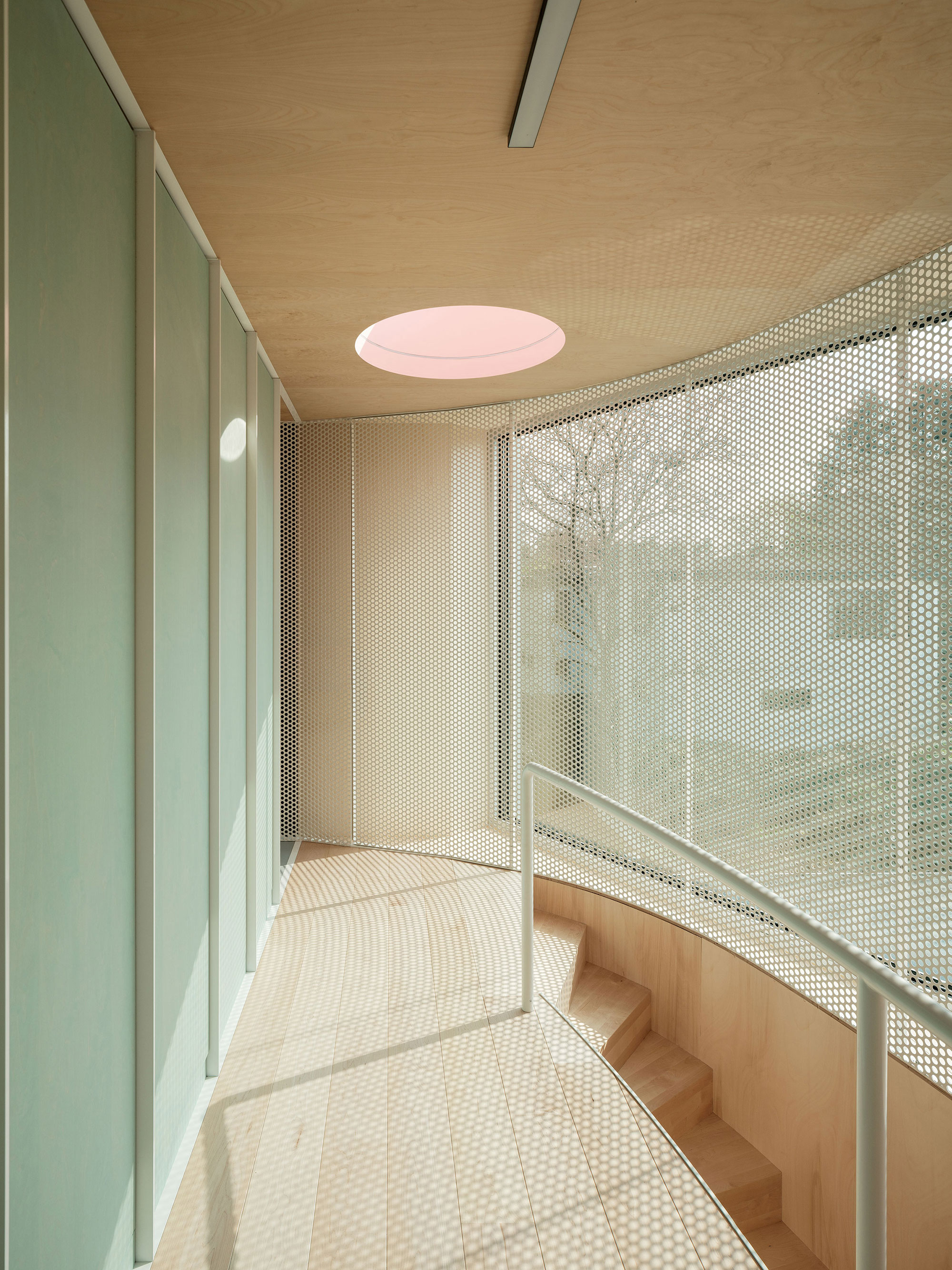 BEEV, A Modernist Home Expanded with A New Floor - Gessato BEEV, A Modernist Home Expanded with A New Floor - Gessato