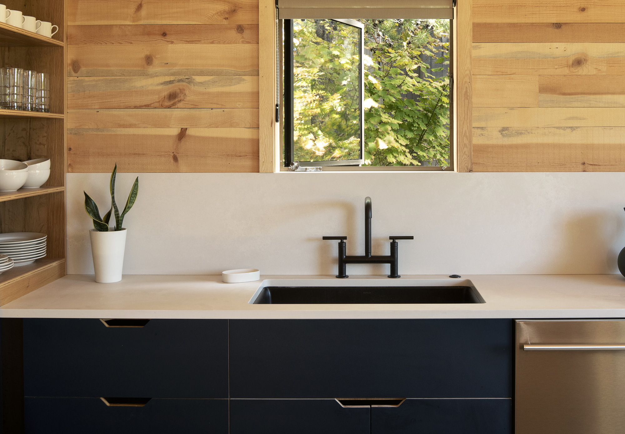 Black Sink Designs for Stylish Kitchen Makeovers - Gessato Black Sink Designs for Stylish Kitchen Makeovers - Gessato