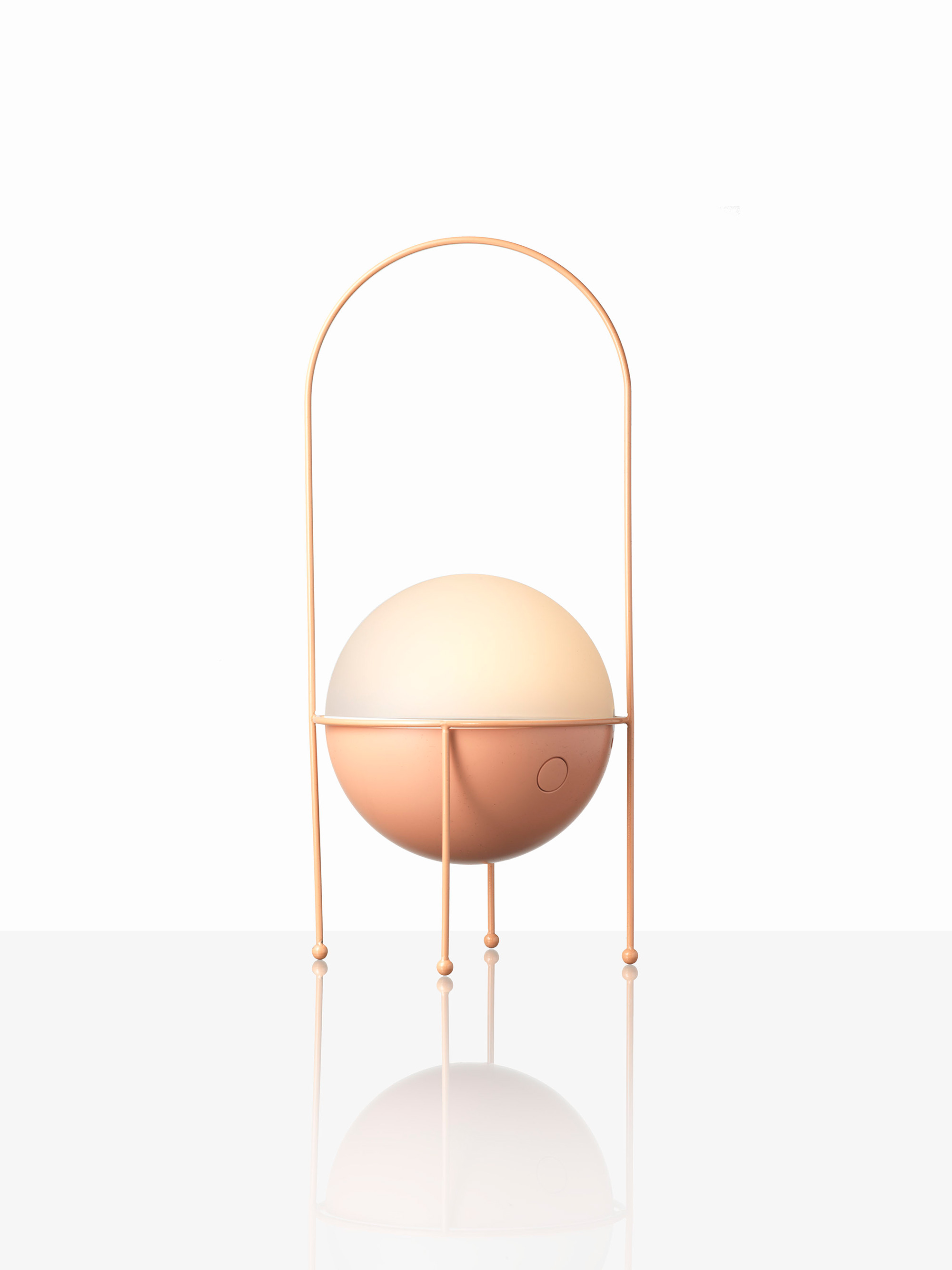 Madco, A Wearable Lamp by Elisa Ossino - Gessato