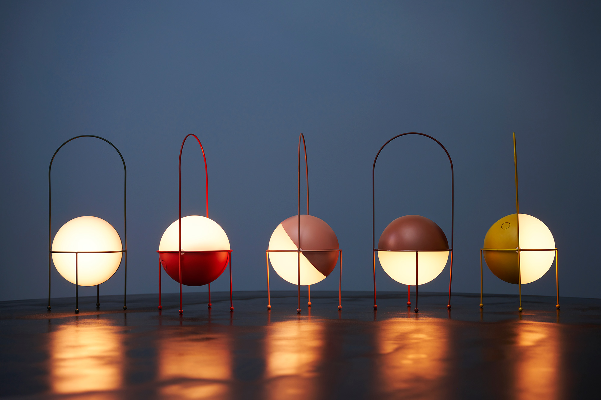 Madco, A Wearable Lamp by Elisa Ossino - Gessato