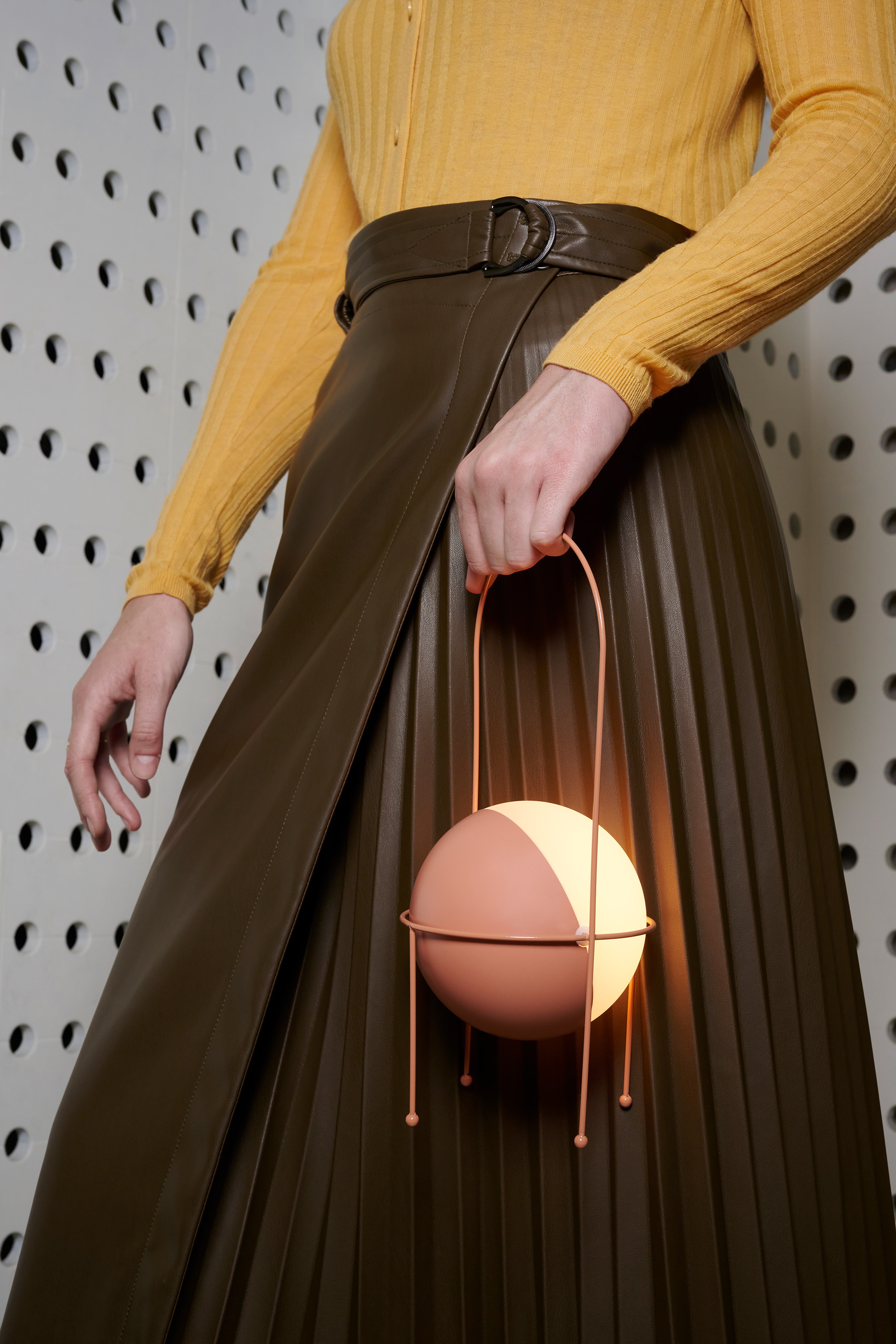 Madco, A Wearable Lamp by Elisa Ossino - Gessato