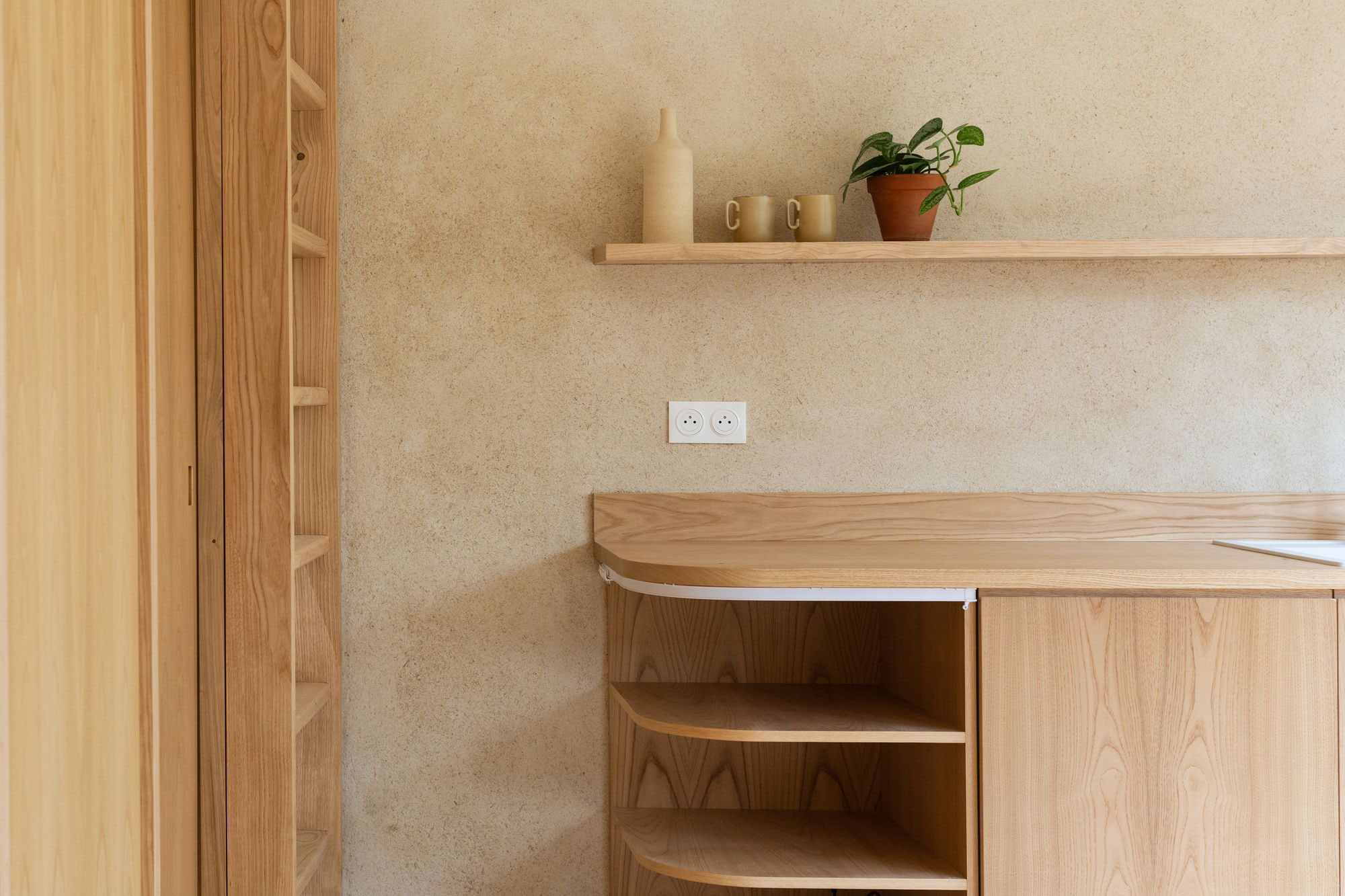 A Modern Extension for A Charming Village House - Gessato