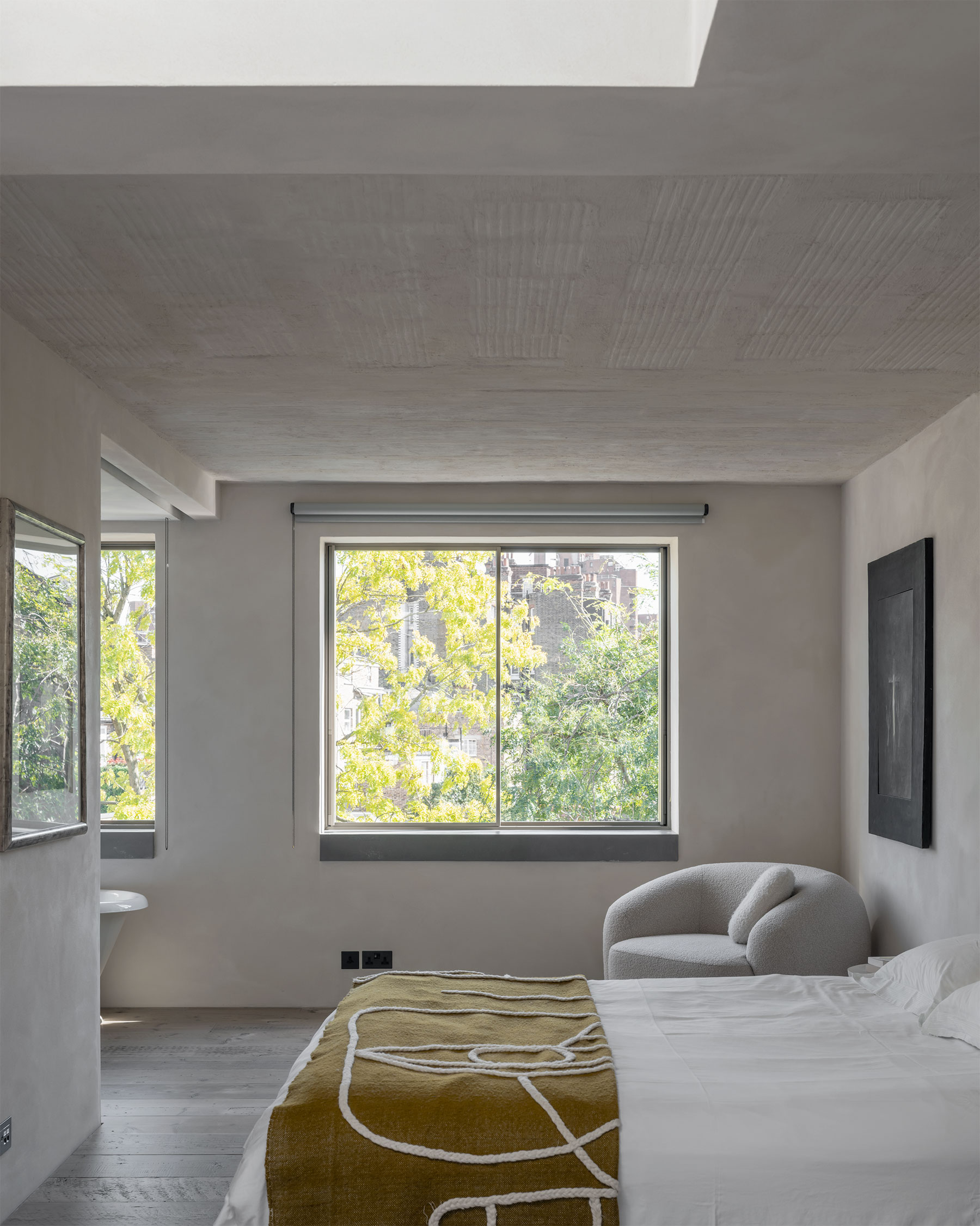 Reshaping Brutalism: A Pricegore Gem in Chelsea - Gessato