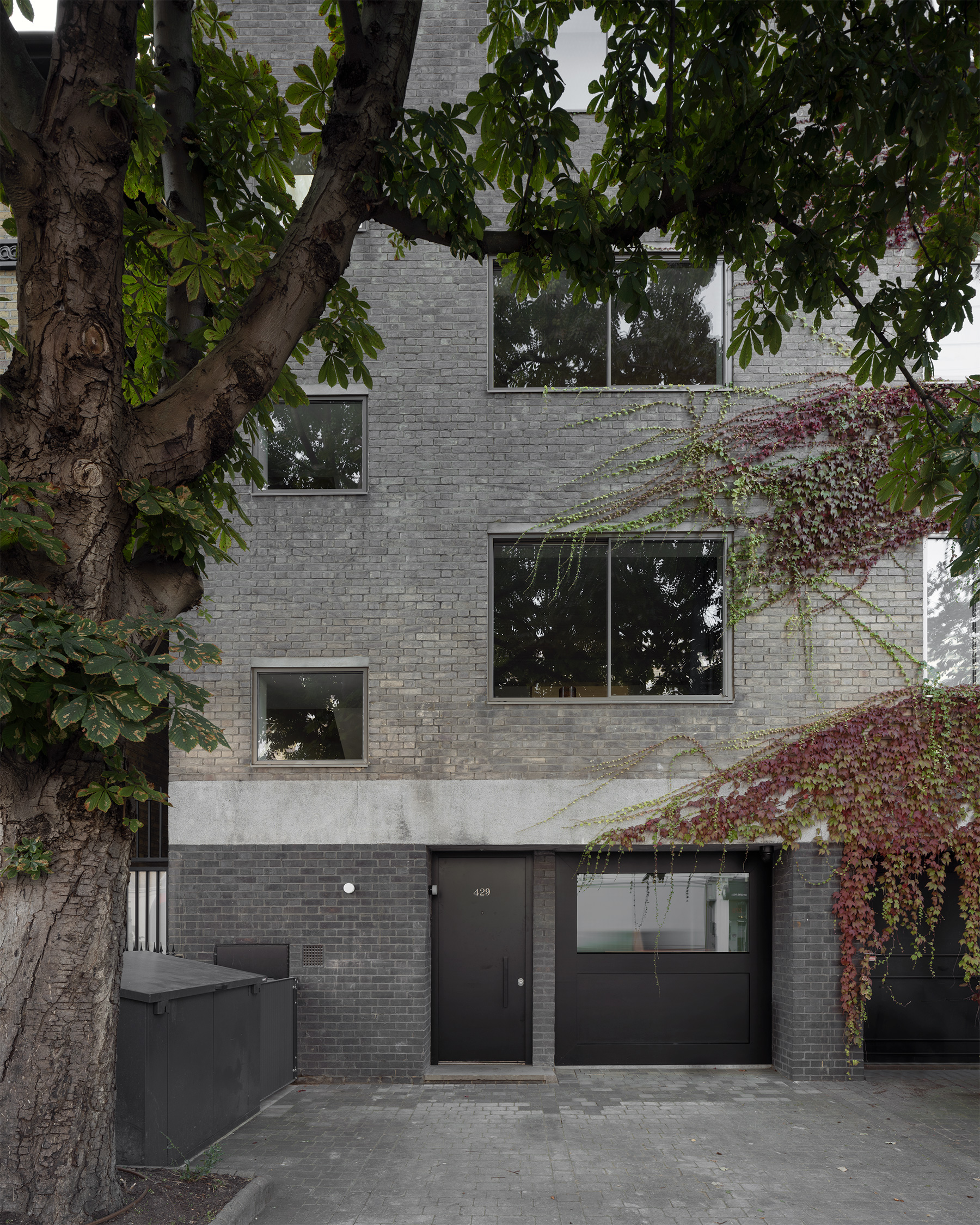 Reshaping Brutalism: A Pricegore Gem in Chelsea - Gessato