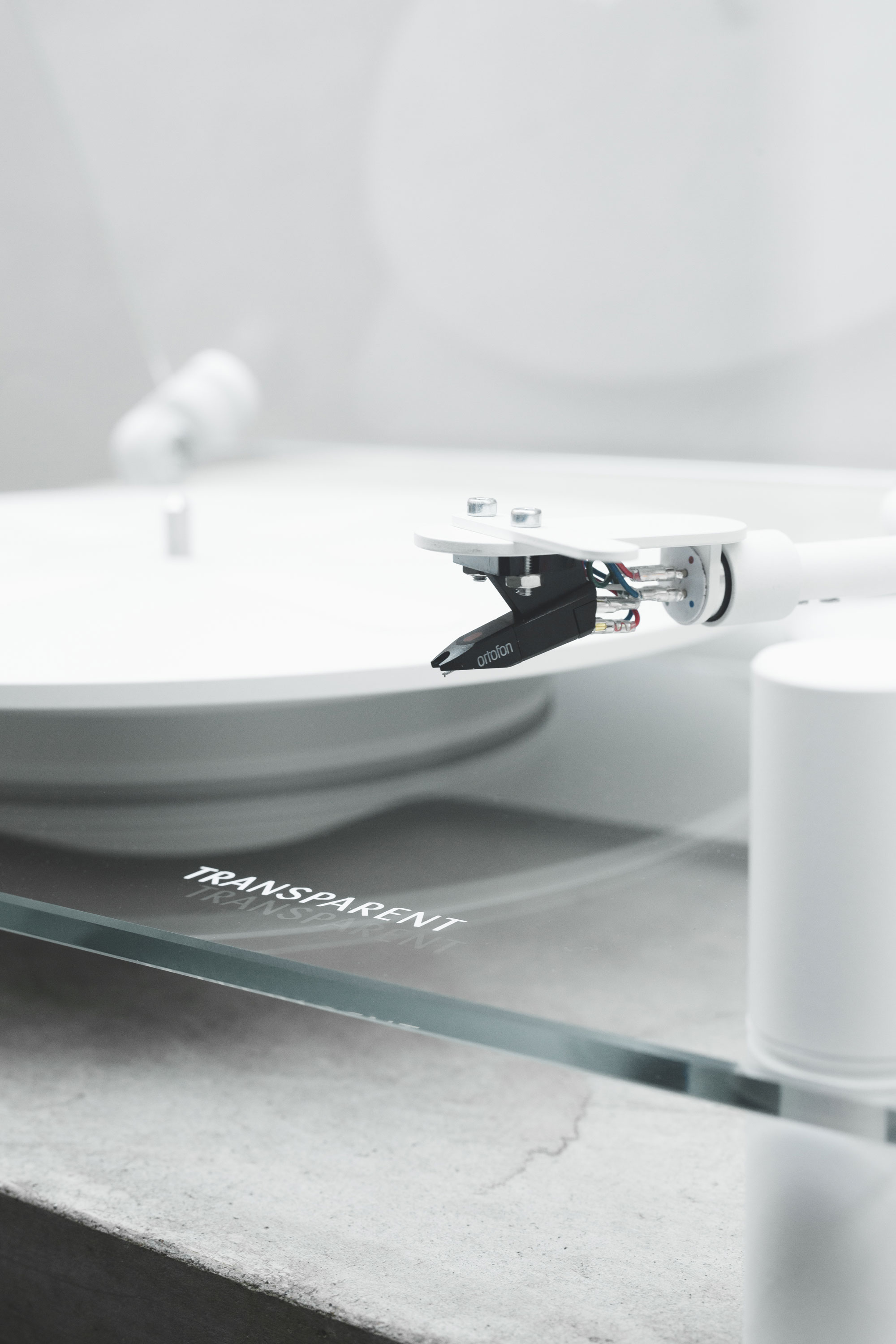 The Transparent Turntable - Gessato