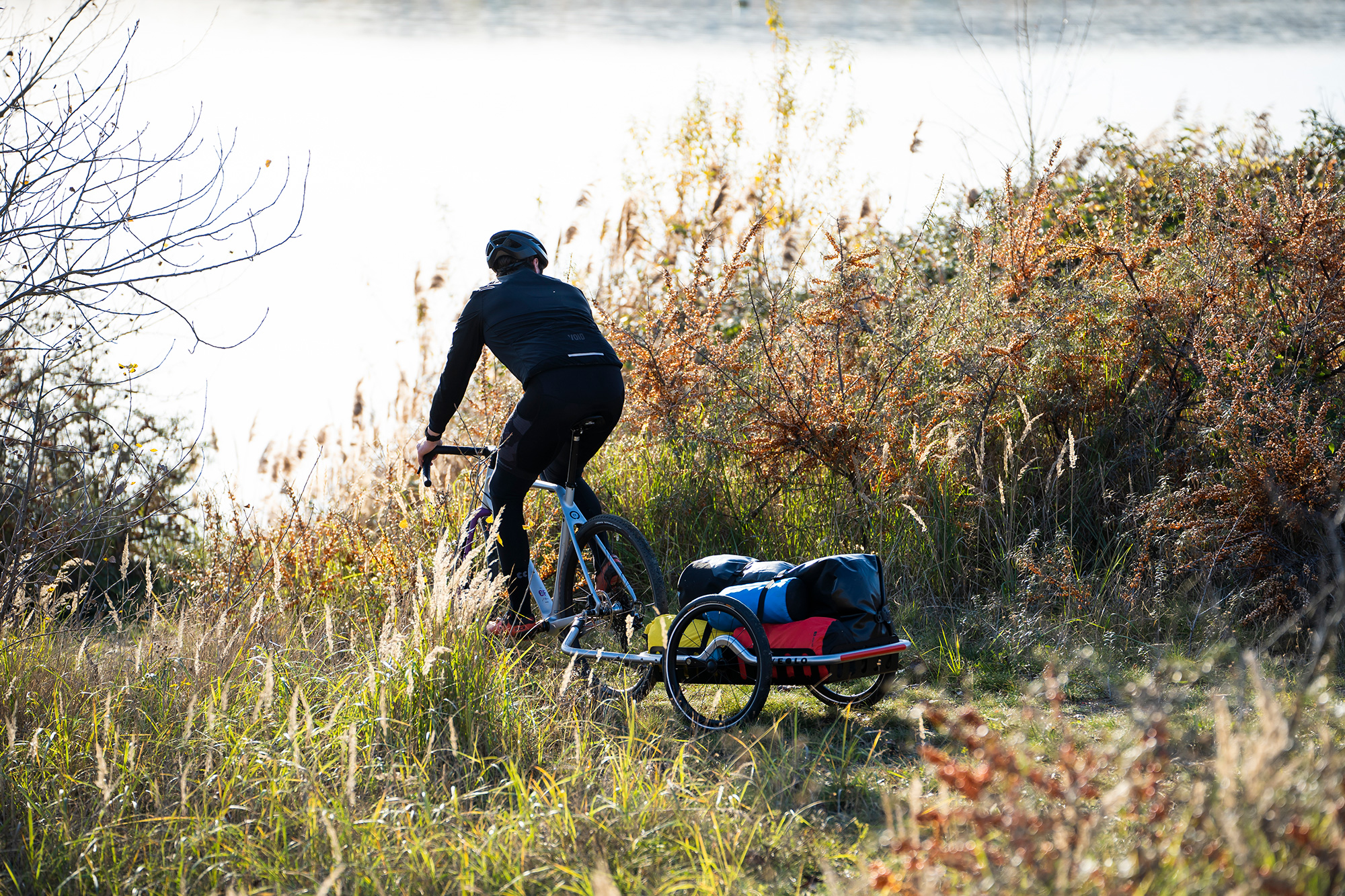 Streamlined Agility: The VEOLO Cargo Trailer - Gessato