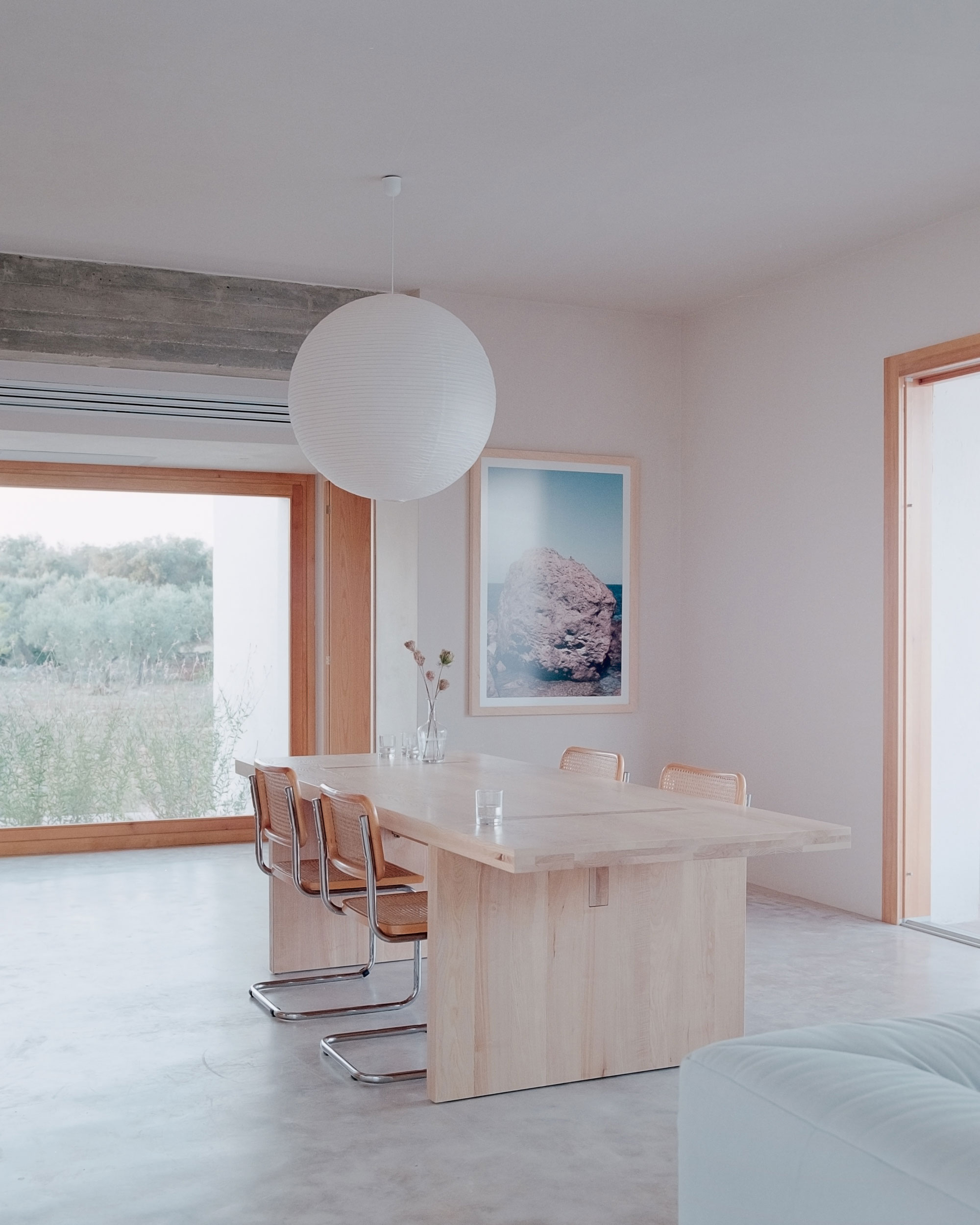 Casanguilla, A Modern House Nestled in the Countryside - Gessato