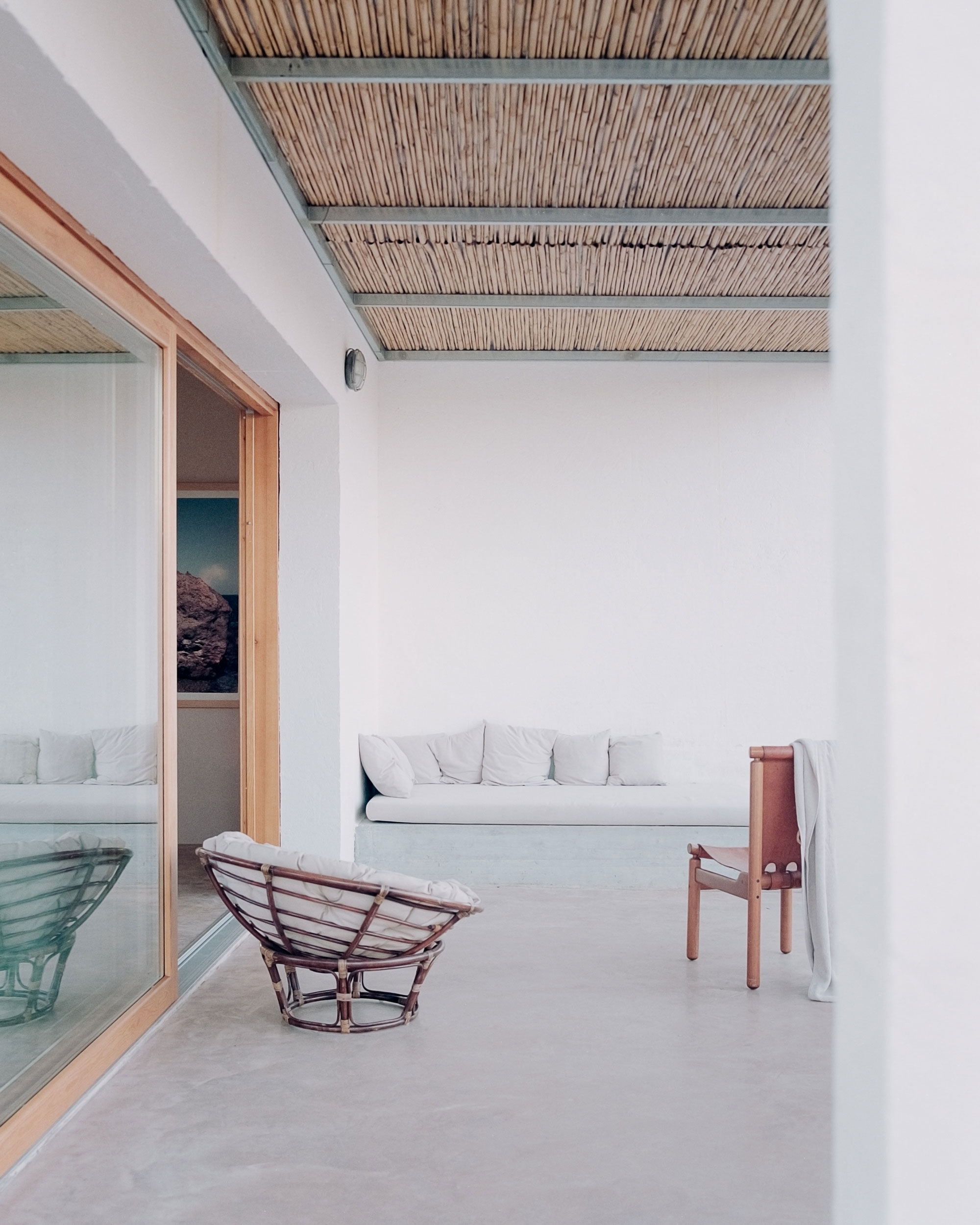 Casanguilla, A Modern House Nestled in the Countryside - Gessato