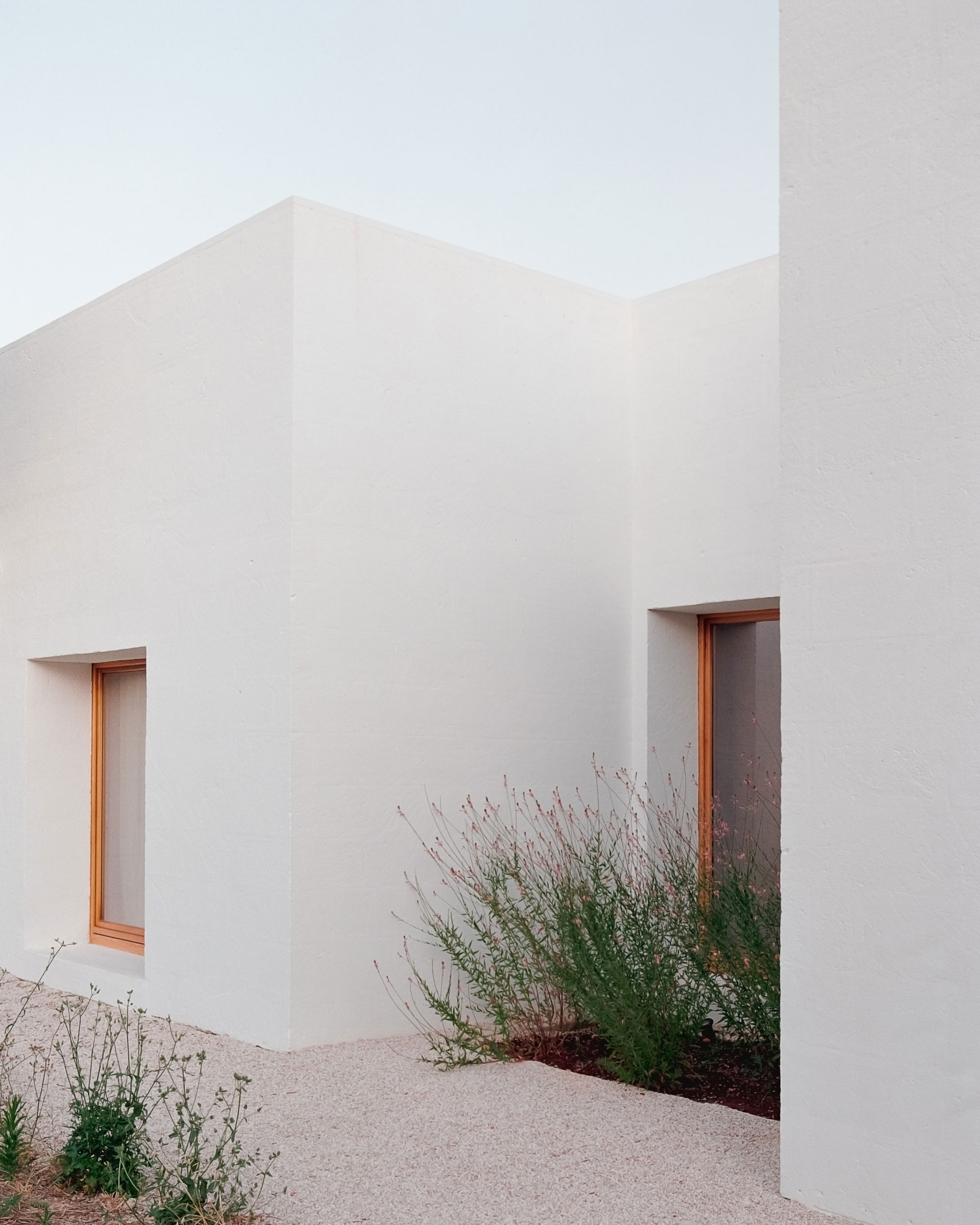 Casanguilla, A Modern House Nestled in the Countryside - Gessato