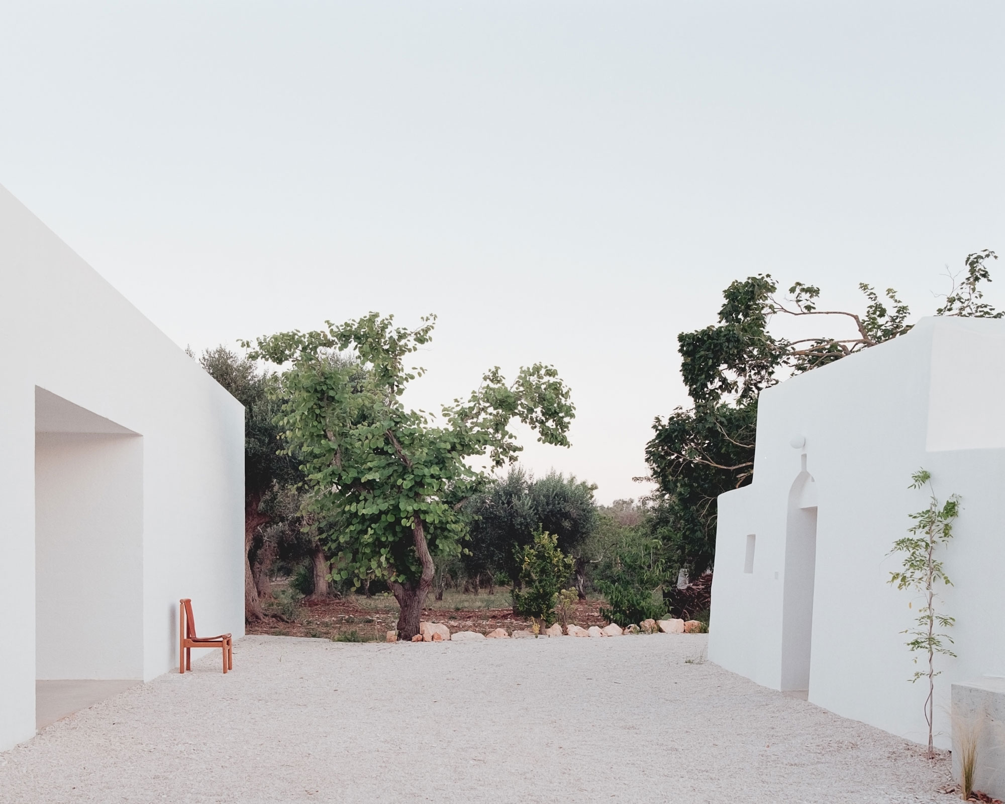 Casanguilla, A Modern House Nestled in the Countryside - Gessato