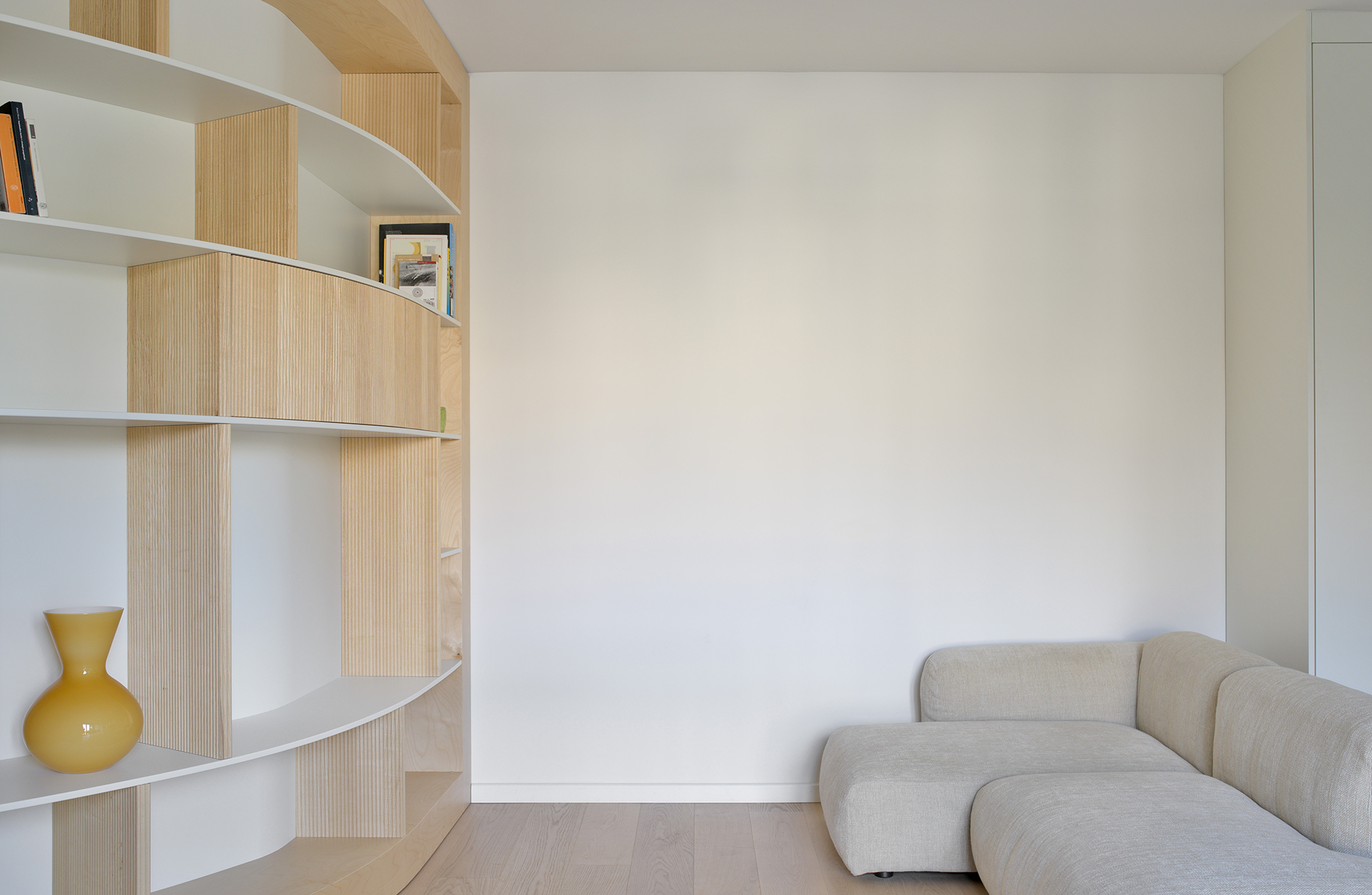 Apartment with a Library - Gessato