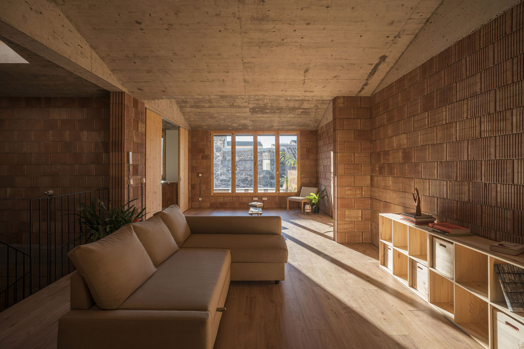 Battery House - Gessato