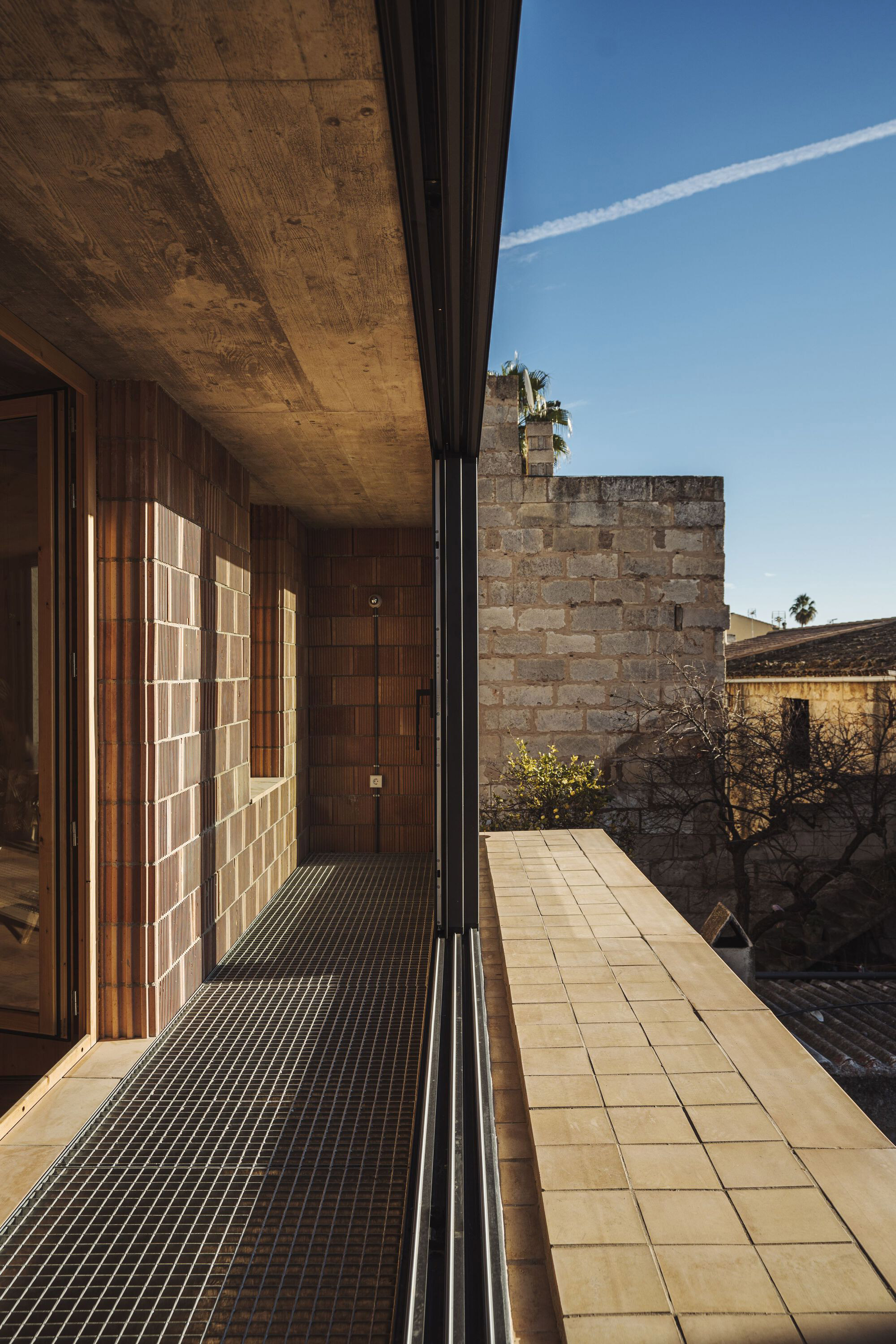 Battery House - Gessato