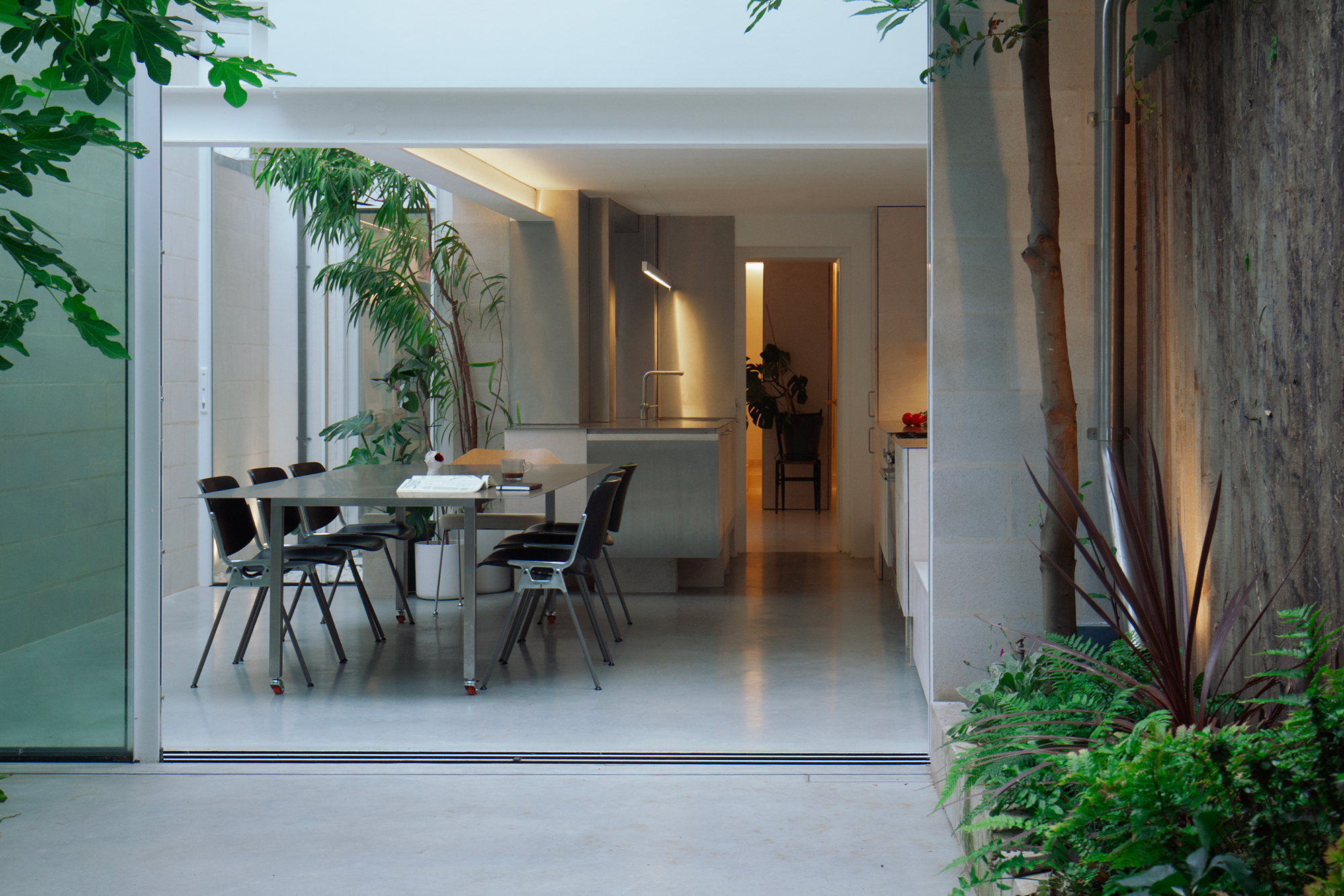 Oasis by Unknown Works - Gessato