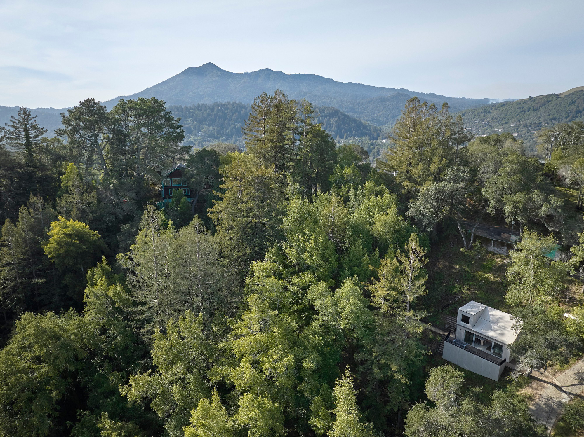 Crest Guesthouse in Marin County, California - Gessato